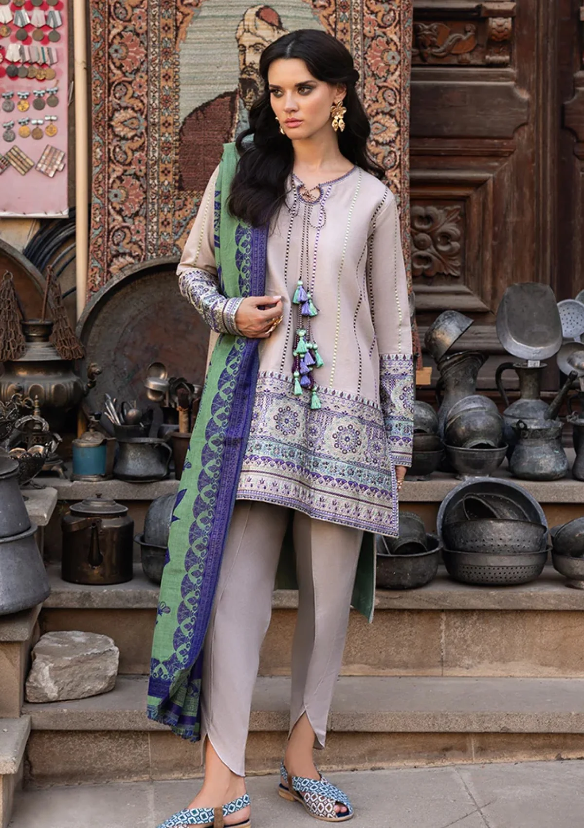 Esmel Eld-104 Liora Lueur Dorient 25 Winter 1 Esmel Eld-104