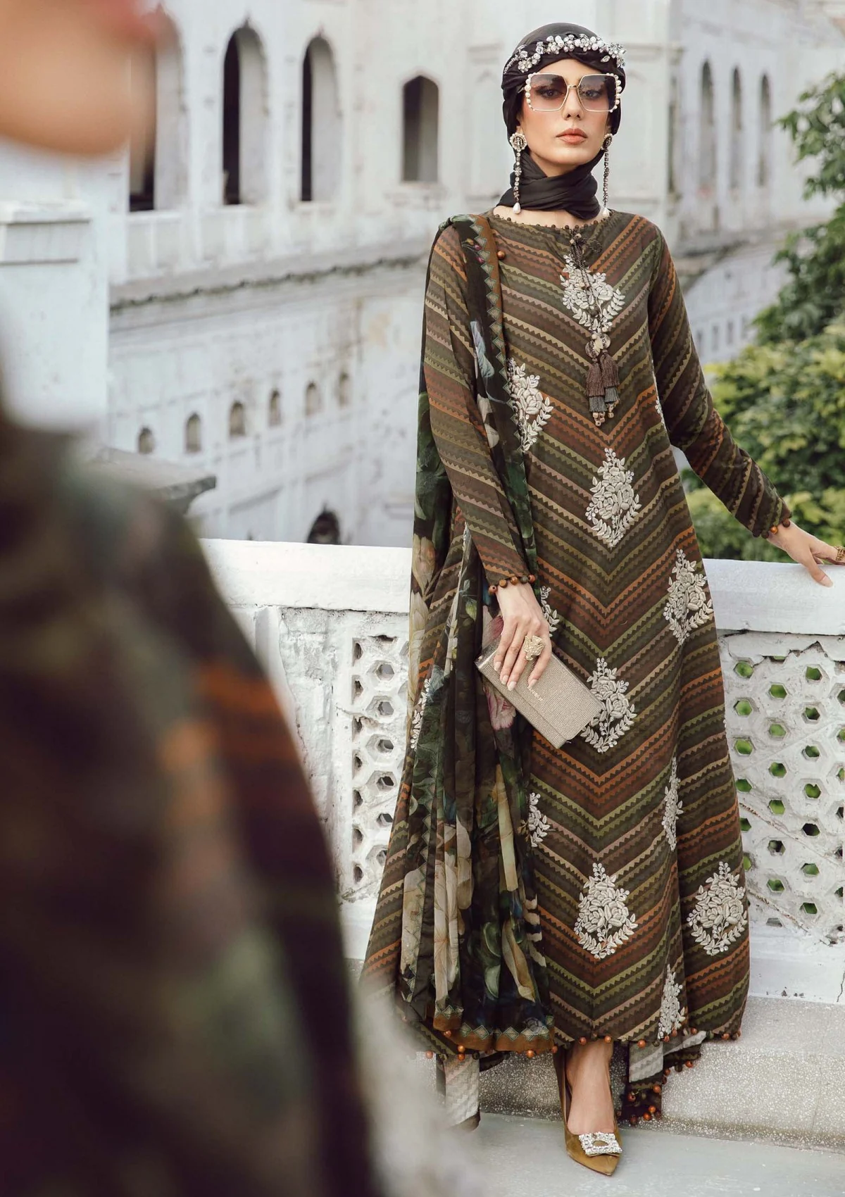 Maria B Mrm-05B Rani Mahal M Prints 25 Winter 4 Maria B Mrm-05B