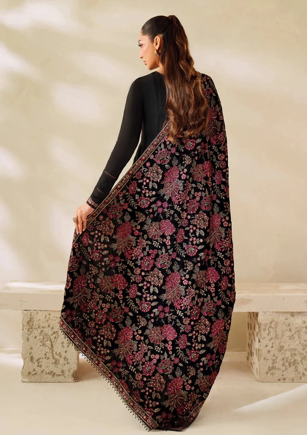 Zarif Zrf-Vs-03 Velvet Shawl Winter Edit 25 4 Zarif Zrf-Vs-03