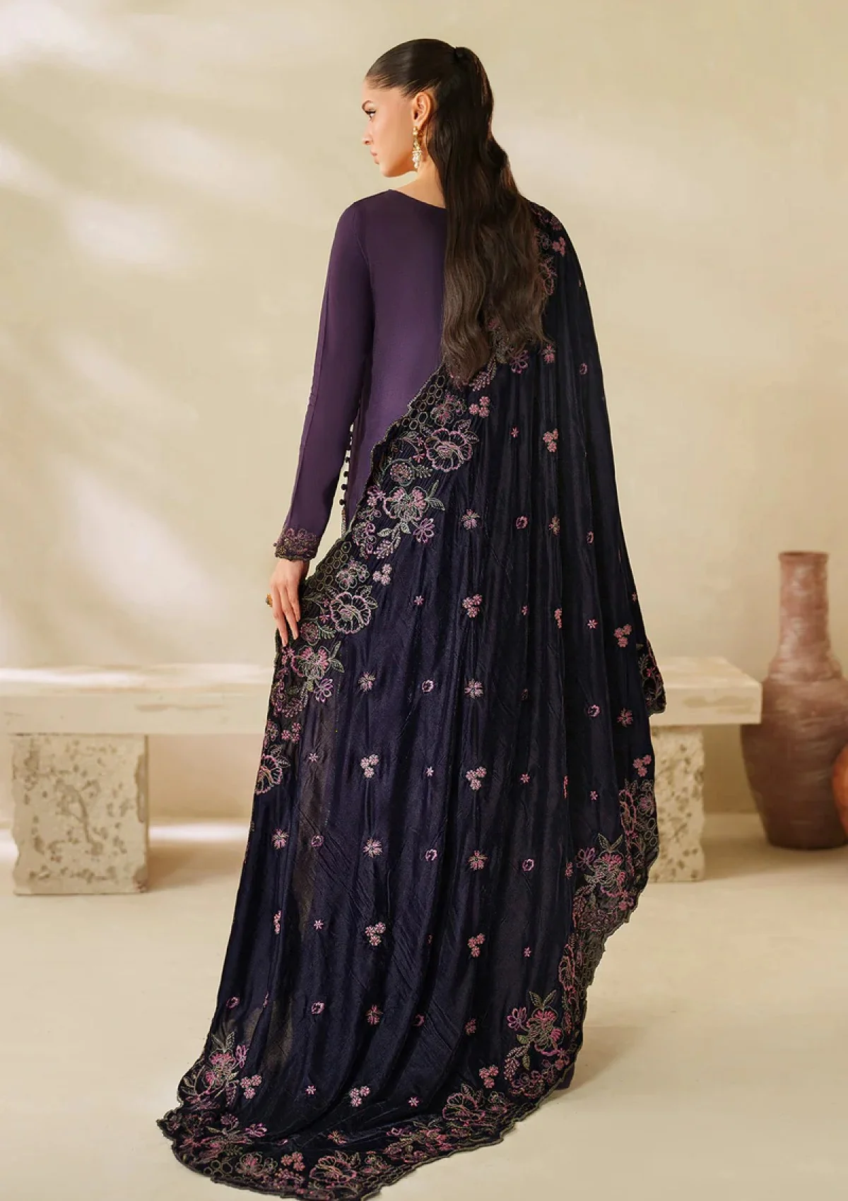 Zarif Zrf-Vs-04 Velvet Shawl Winter Edit 25 4 Zarif Zrf-Vs-04