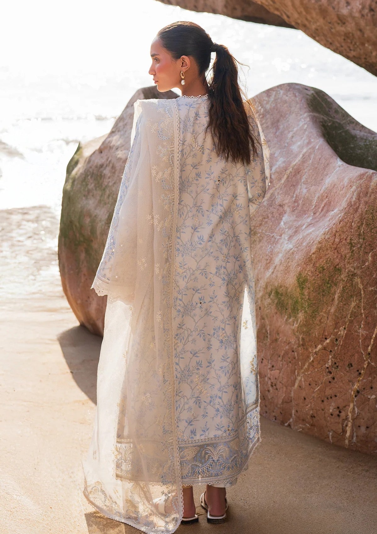 Afrozeh Endless Aes-03 Nerida Lawn Collection 2 Afrozeh Endless Aes-03 Nerida Lawn Collection - Image 2