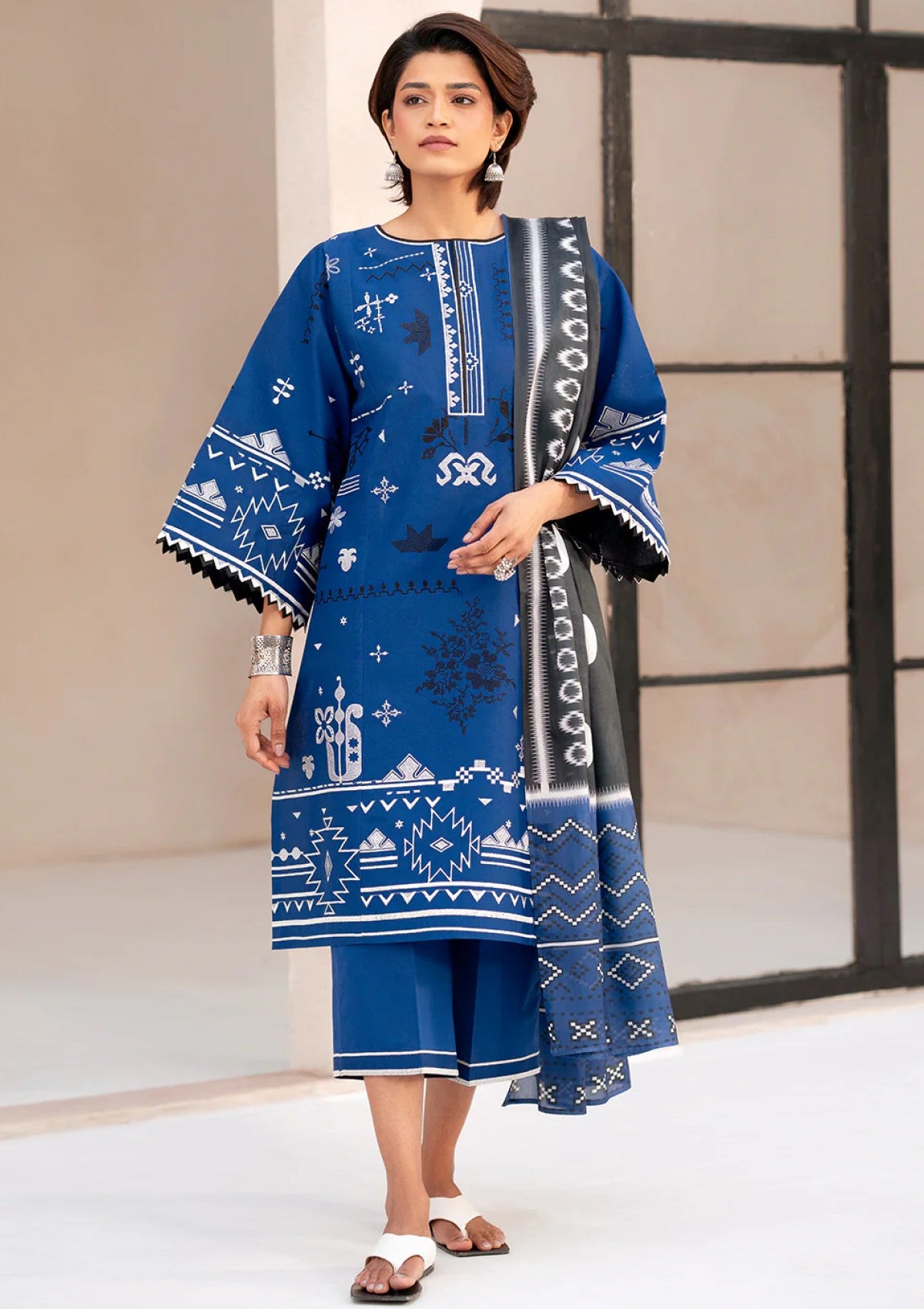 Bin Ilyas Aaina Bia25- 81 A Lawn 1 Bin Ilyas Aaina Bia25- 81 A