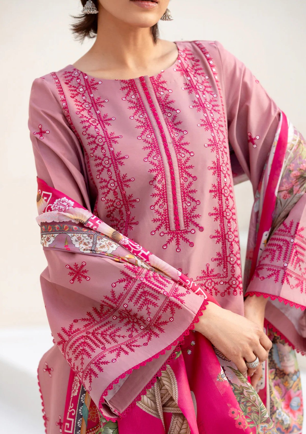 Bin Ilyas Aaina Bia25- 83 B Lawn 4 Bin Ilyas Aaina Bia25 83 B