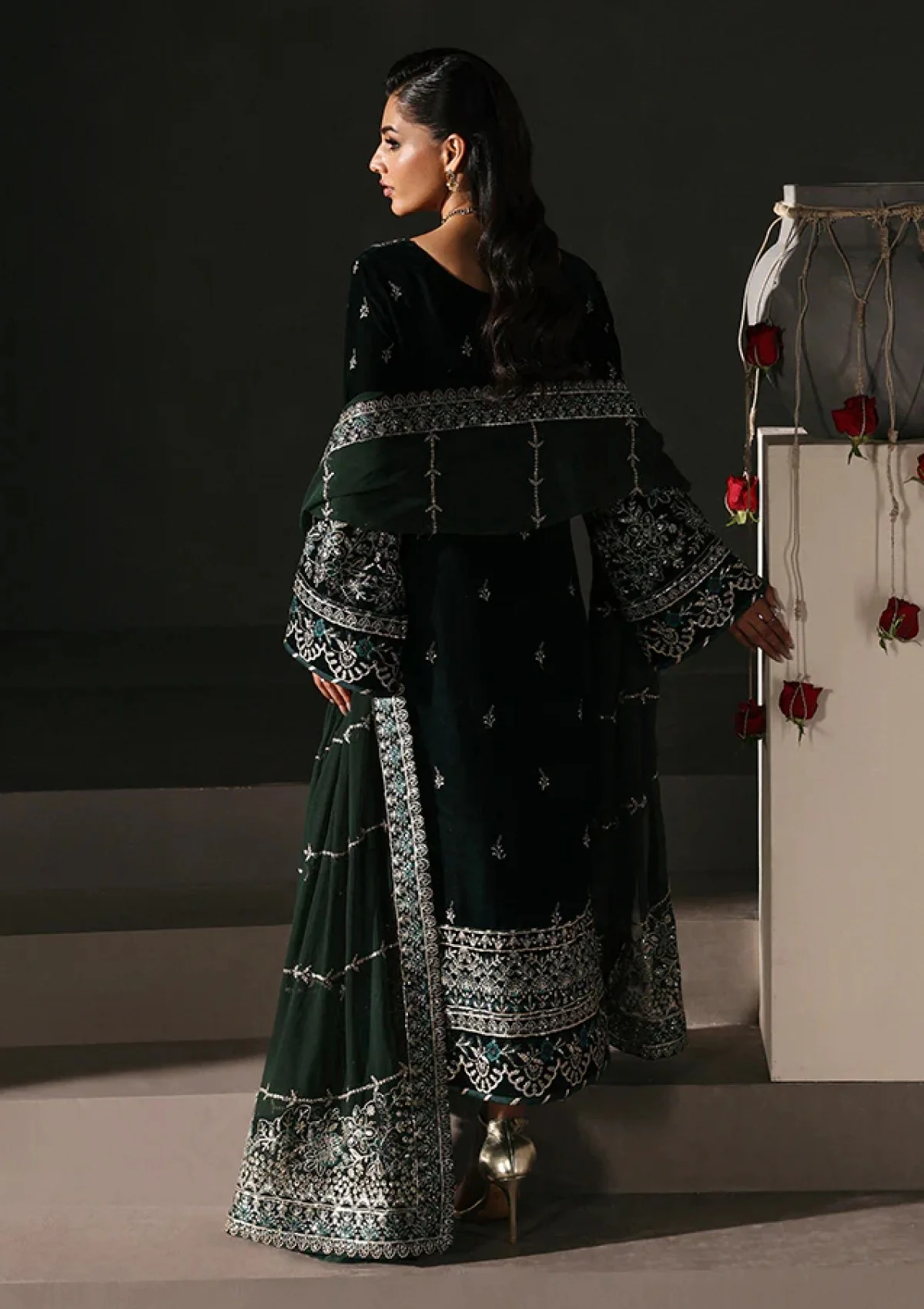 Gulaal Gmv-12 Evana Marais Unstitched Formals Velvet 25 4 Gulaal Gmv-12 Evana