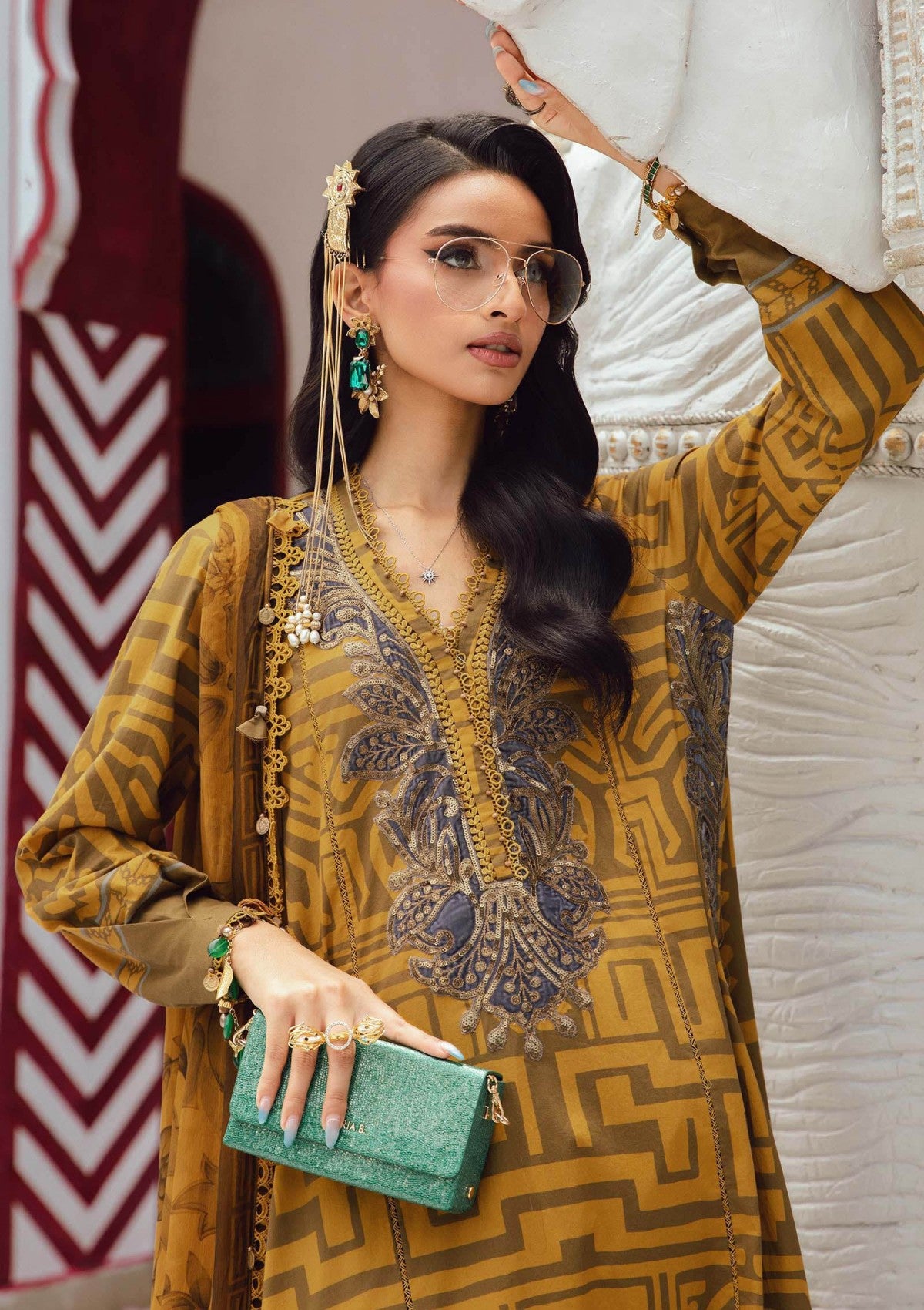 Maria B Rani Mahal Mrm-03 A M Prints 25 Winter Collection 2 Maria B Rani Mahal Mrm-03 A M Prints 25 Winter Collection - Image 2