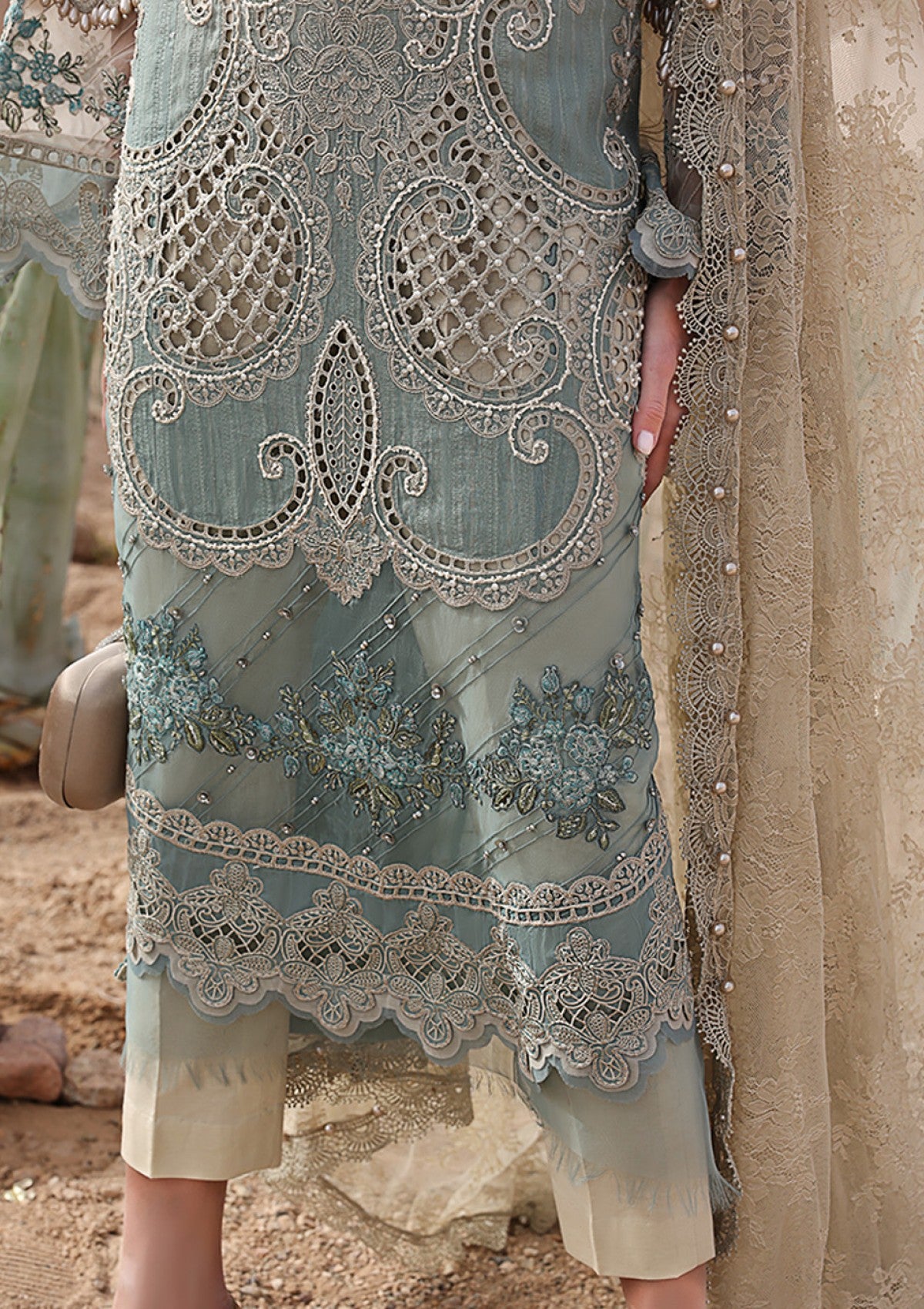 Maria B Voyage À Luxe Mbv25-15B Lawn Collection 3 Maria B Voyage À Luxe Mbv25-15B Lawn Collection - Image 3