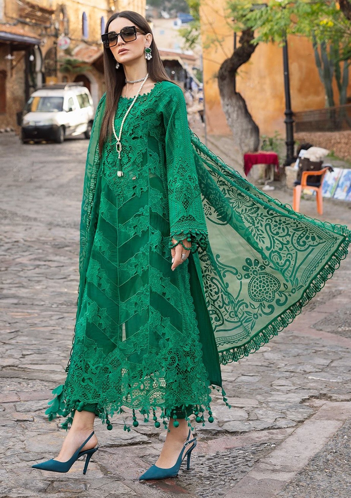 Maria B Voyage À Luxe Mbv25-8B Lawn Collection 3 Maria B Voyage À Luxe Mbv25-8B Lawn Collection - Image 3