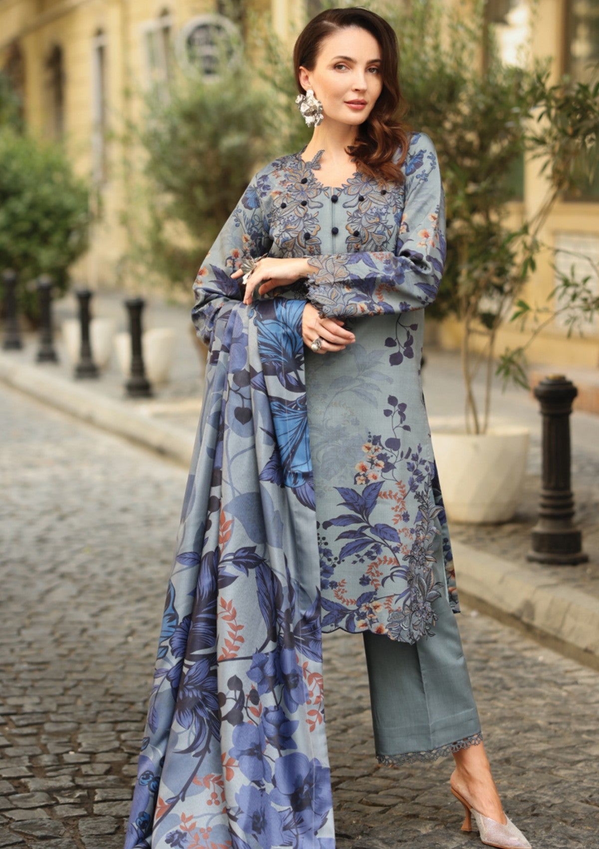 Rang Rasiya Lifestyle Edit D-04 Audrey Winter Collection 1 Rang Rasiya Lifestyle Edit D-04 Audrey