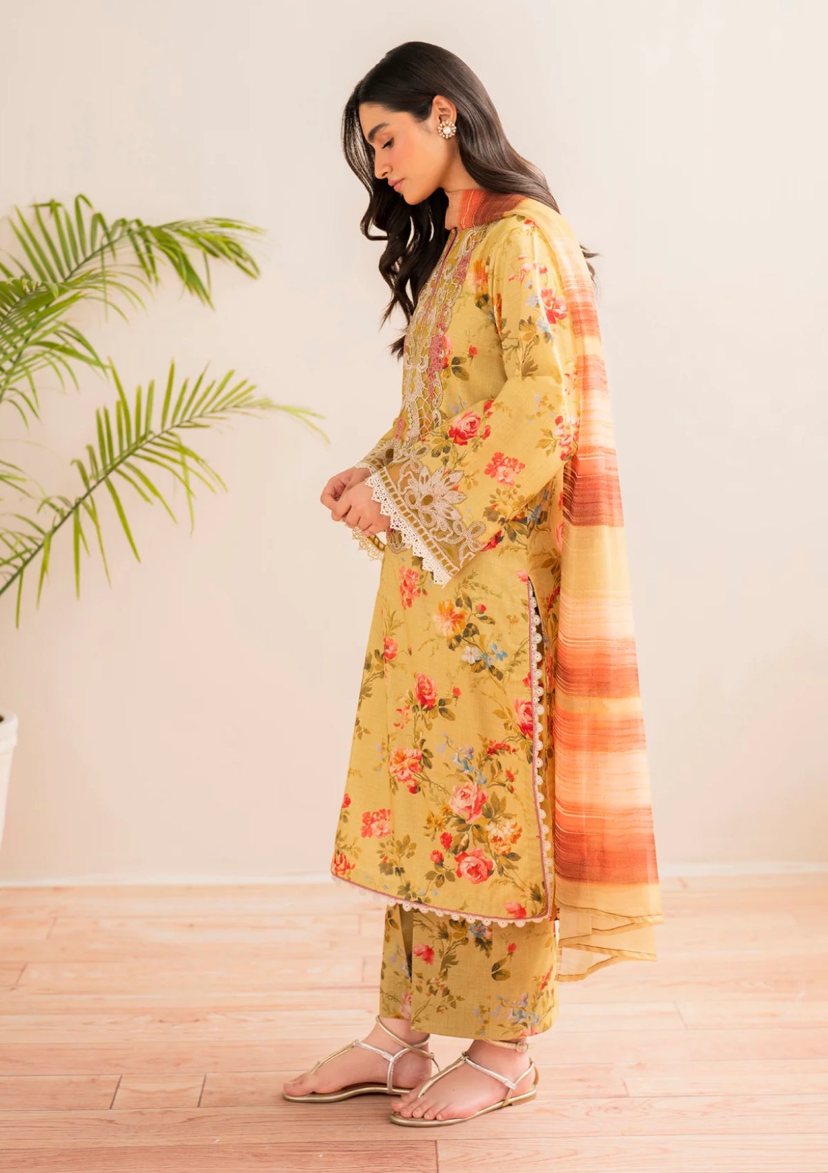 Xenia Xpk-02 Briar Printkari Lawn 3 Xenia Xpk-02 Briar Printkari Lawn - Image 3