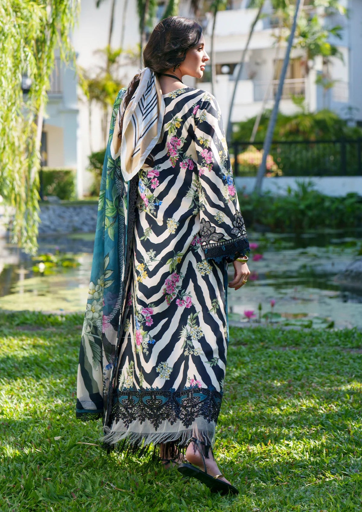 Ajr Couture Iris - Lawn Printed Chikankari 26 2 Ajr Couture Iris - Lawn Printed Chikankari 26 - Image 2