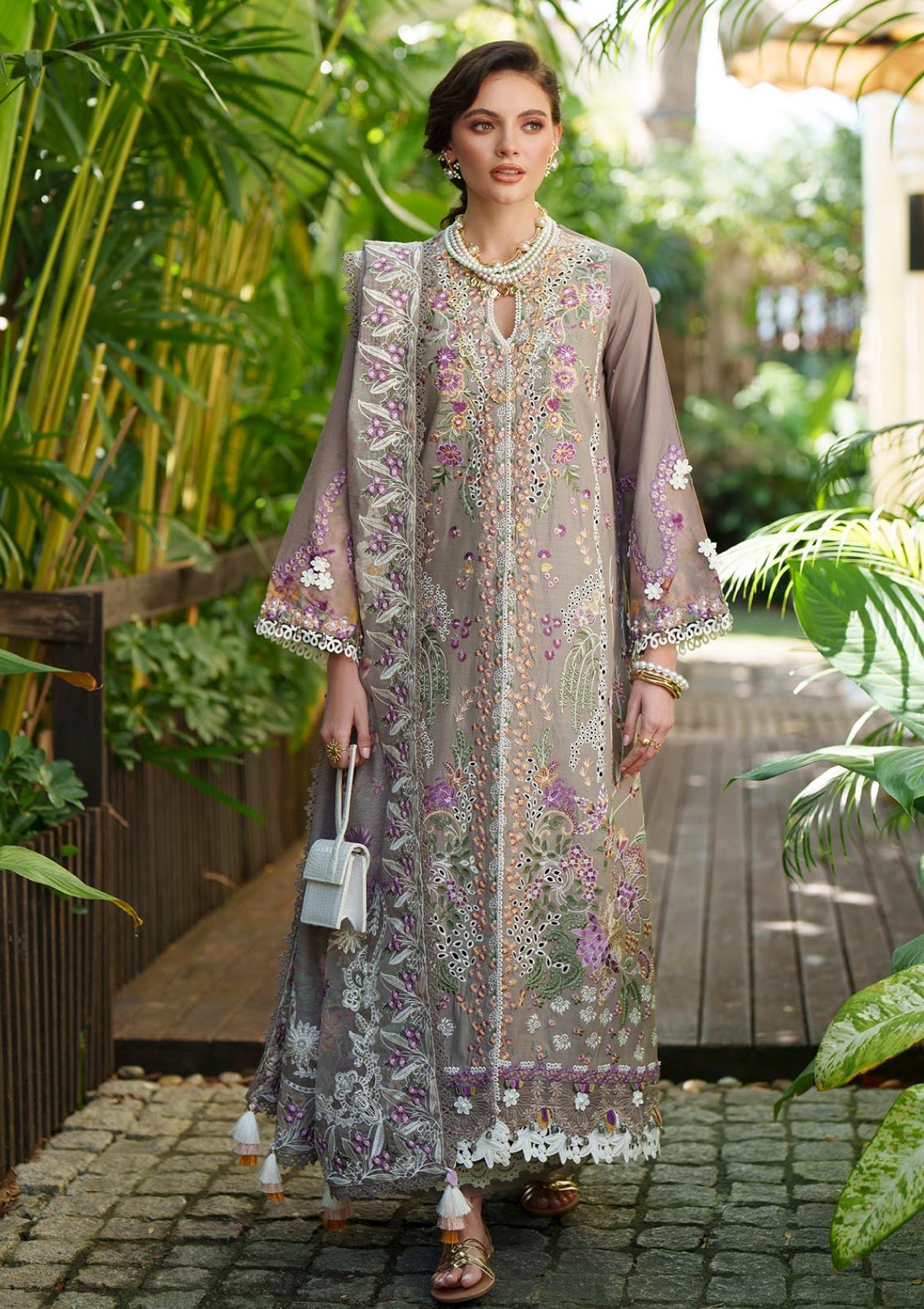 Ajr Couture Veya E-05 Lawn Evara Luxury 26 4 Ajr Couture Veya E-05 Lawn Evara Luxury 26 - Image 4