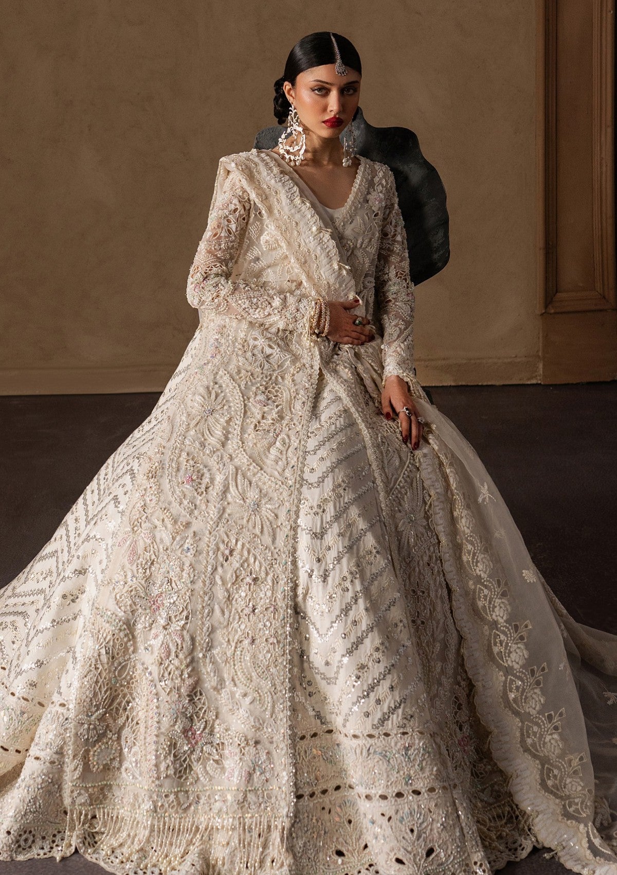 Afrozeh Seraphine Afb-02 Formals Brides 26 3 Afrozeh Seraphine Afb-02 Formals Brides 26 - Image 3