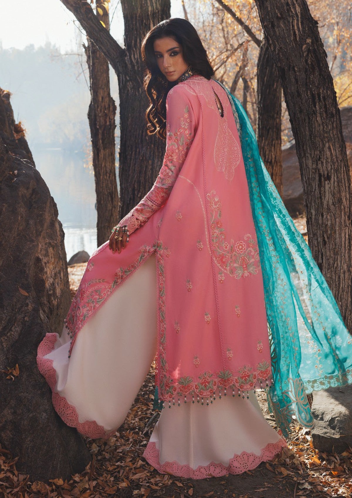 Aik Atelier Look- 06 Lawn Nagar 26 3 Aik Atelier Look- 06 Lawn Nagar 26 - Image 3