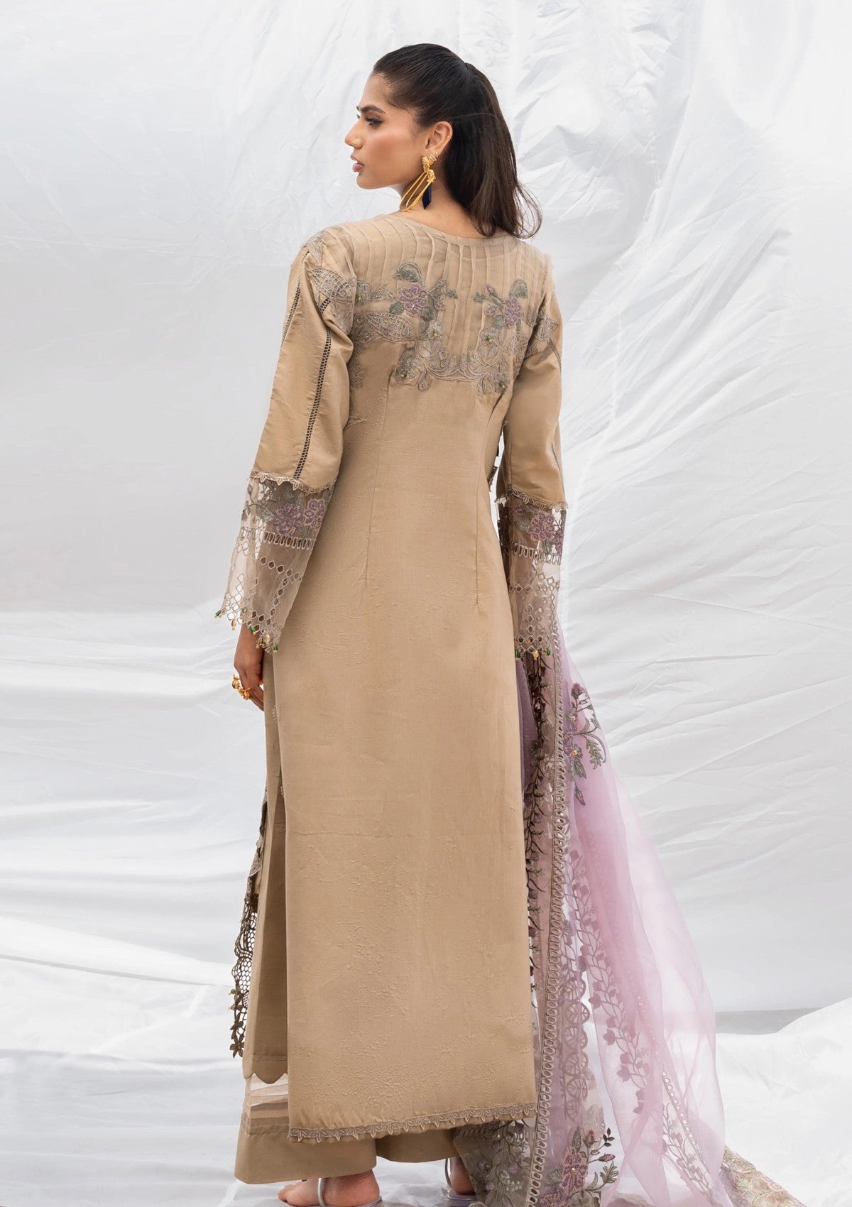 Al Zohaib Mll-12 Lawn Mahiymaan Luxury 26 3 Al Zohaib Mll-12 Lawn Mahiymaan Luxury 26 - Image 3