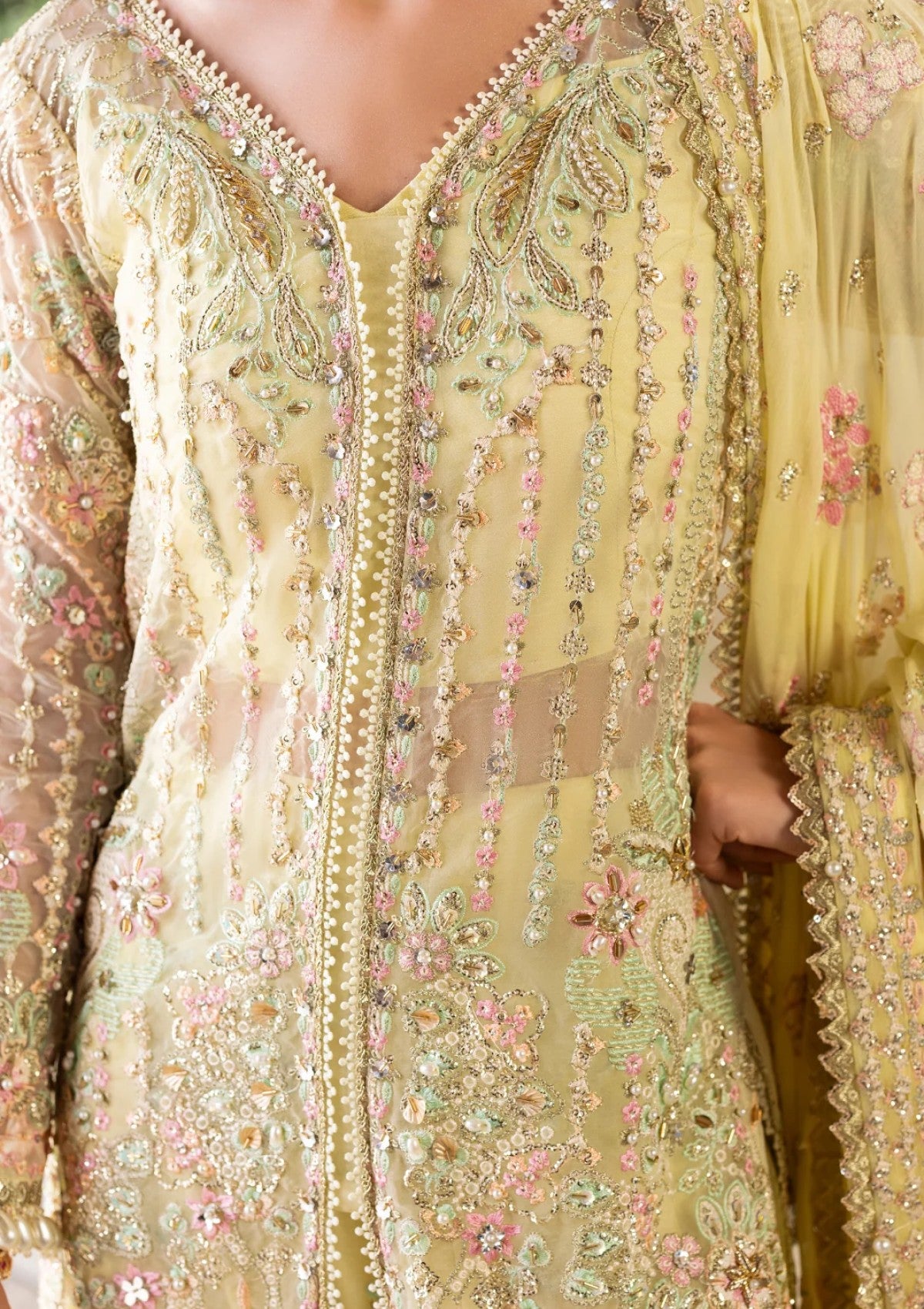 Aylin Ember Formals Festive 4 Aylin Ember Formals Festive - Image 4