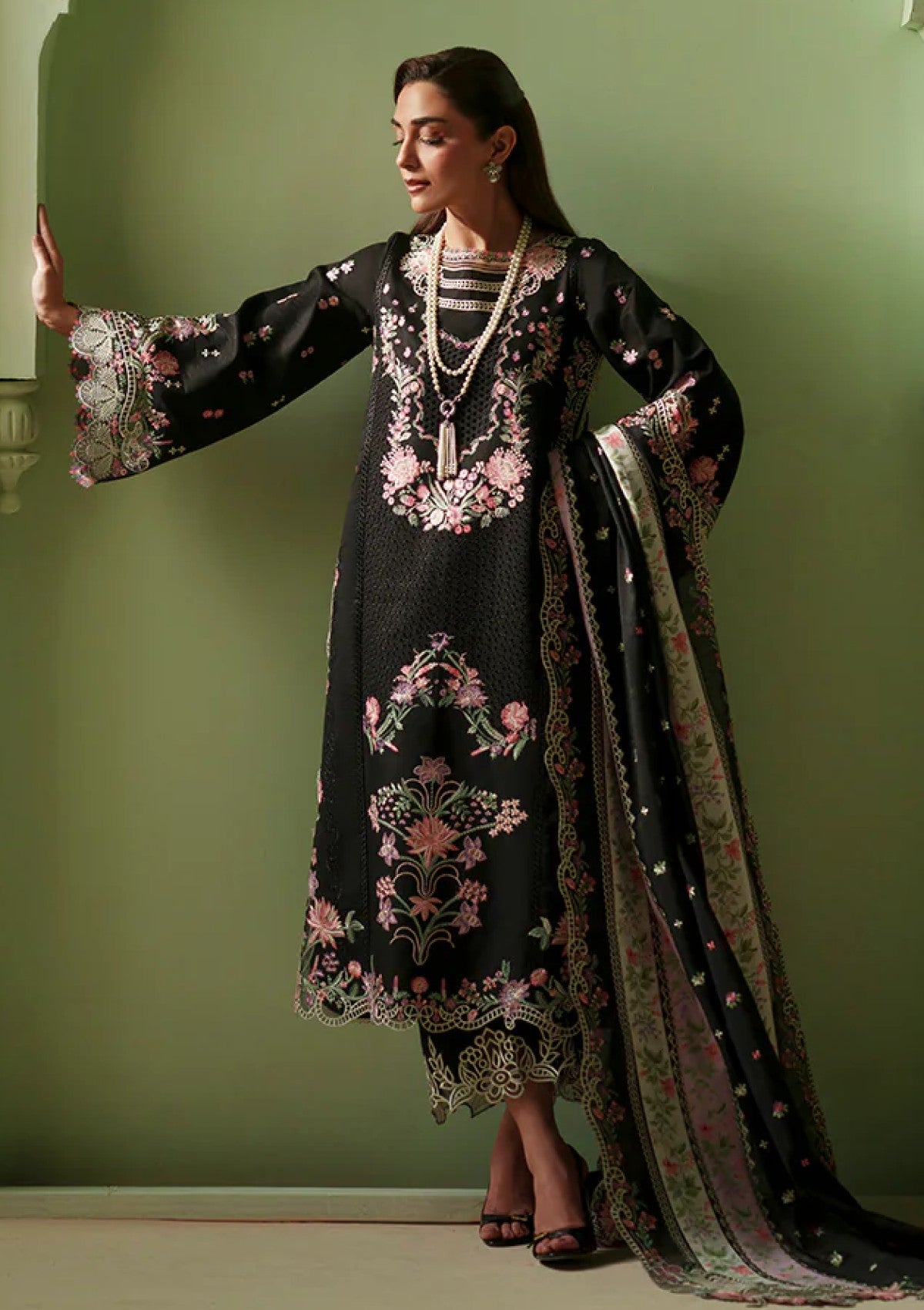 Bin Ilyas Bml- 112 B Mashriq Lawn Luxury 26 3 Bin Ilyas Bml- 112 B Mashriq Lawn Luxury 26 - Image 3