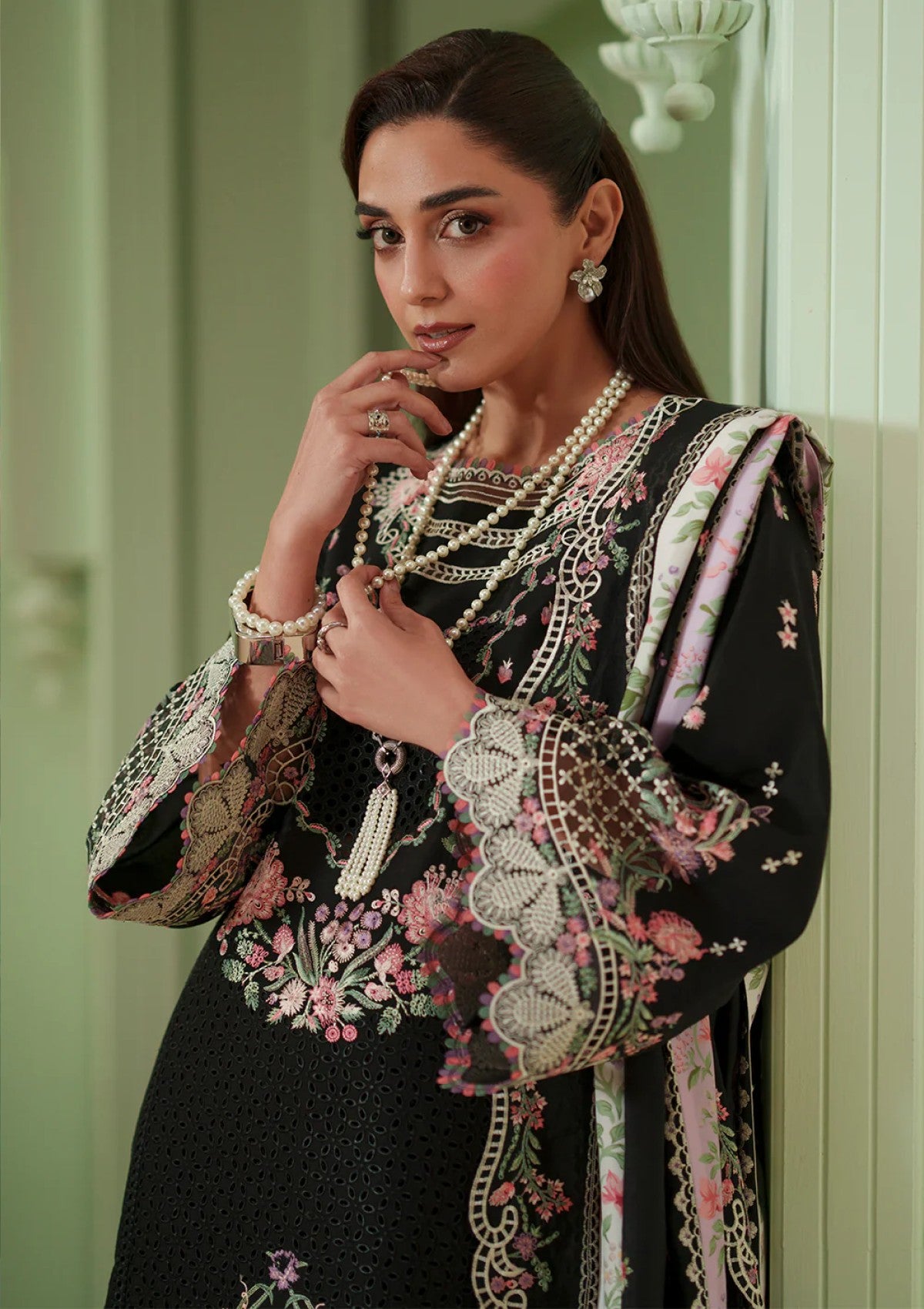Bin Ilyas Bml- 112 B Mashriq Lawn Luxury 26 4 Bin Ilyas Bml- 112 B Mashriq Lawn Luxury 26 - Image 4