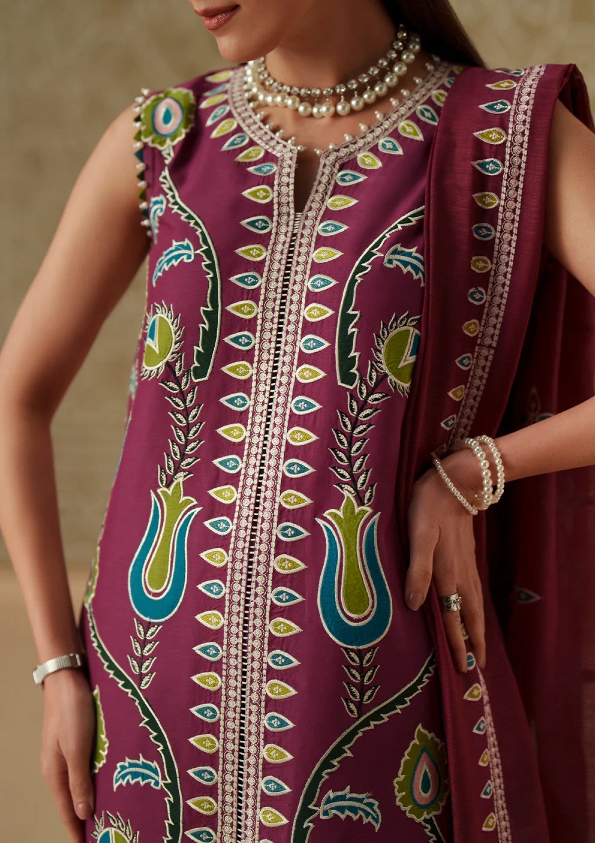 Bin Ilyas Bml- 118 A Mashriq Lawn Luxury 26 4 Bin Ilyas Bml- 118 A Mashriq Lawn Luxury 26 - Image 4