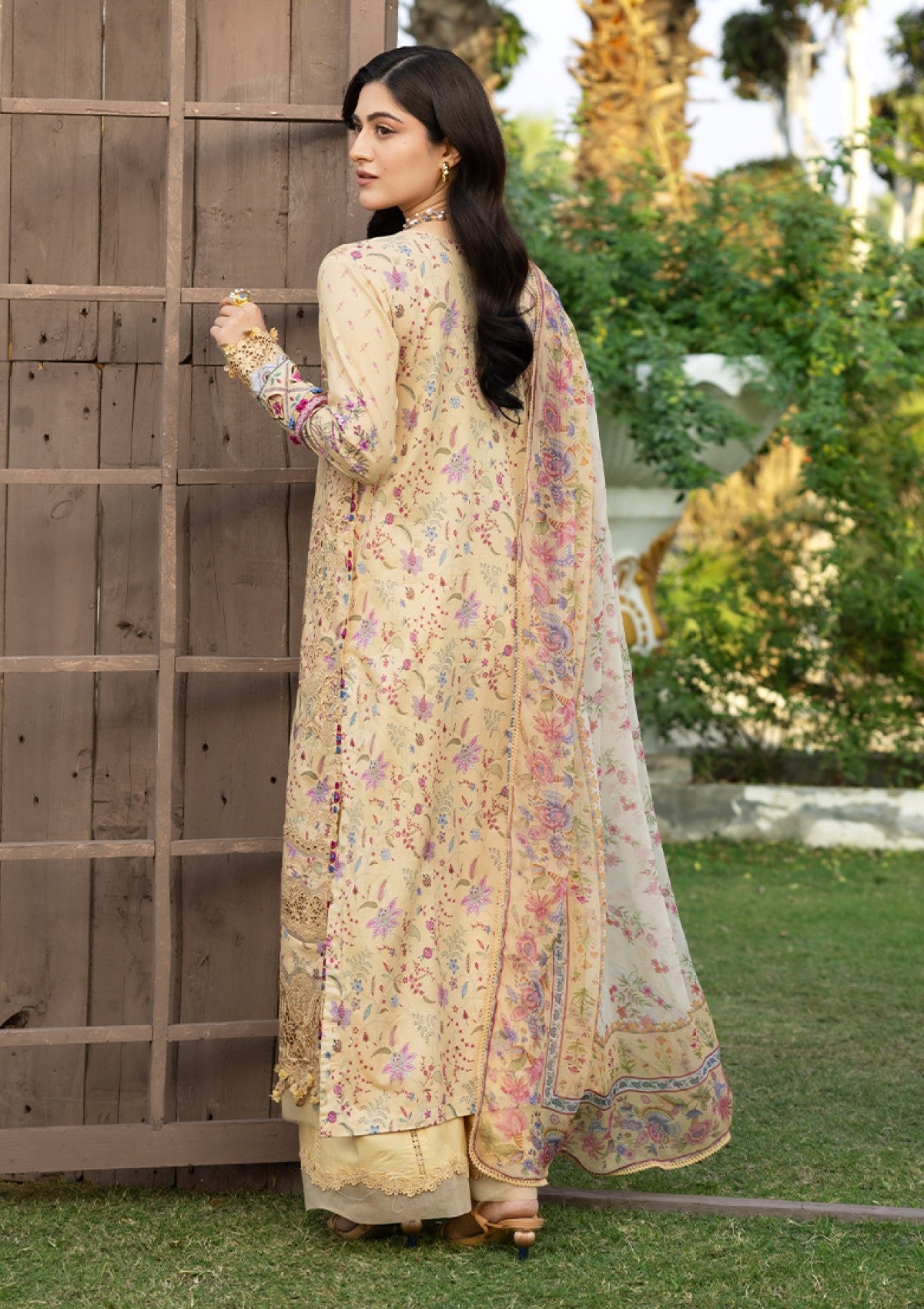 Elaf Premium Khushee Erc 5B Lawn Chikankari Prints 26 2 Elaf Premium Khushee Erc 5B Lawn Chikankari Prints 26 - Image 2