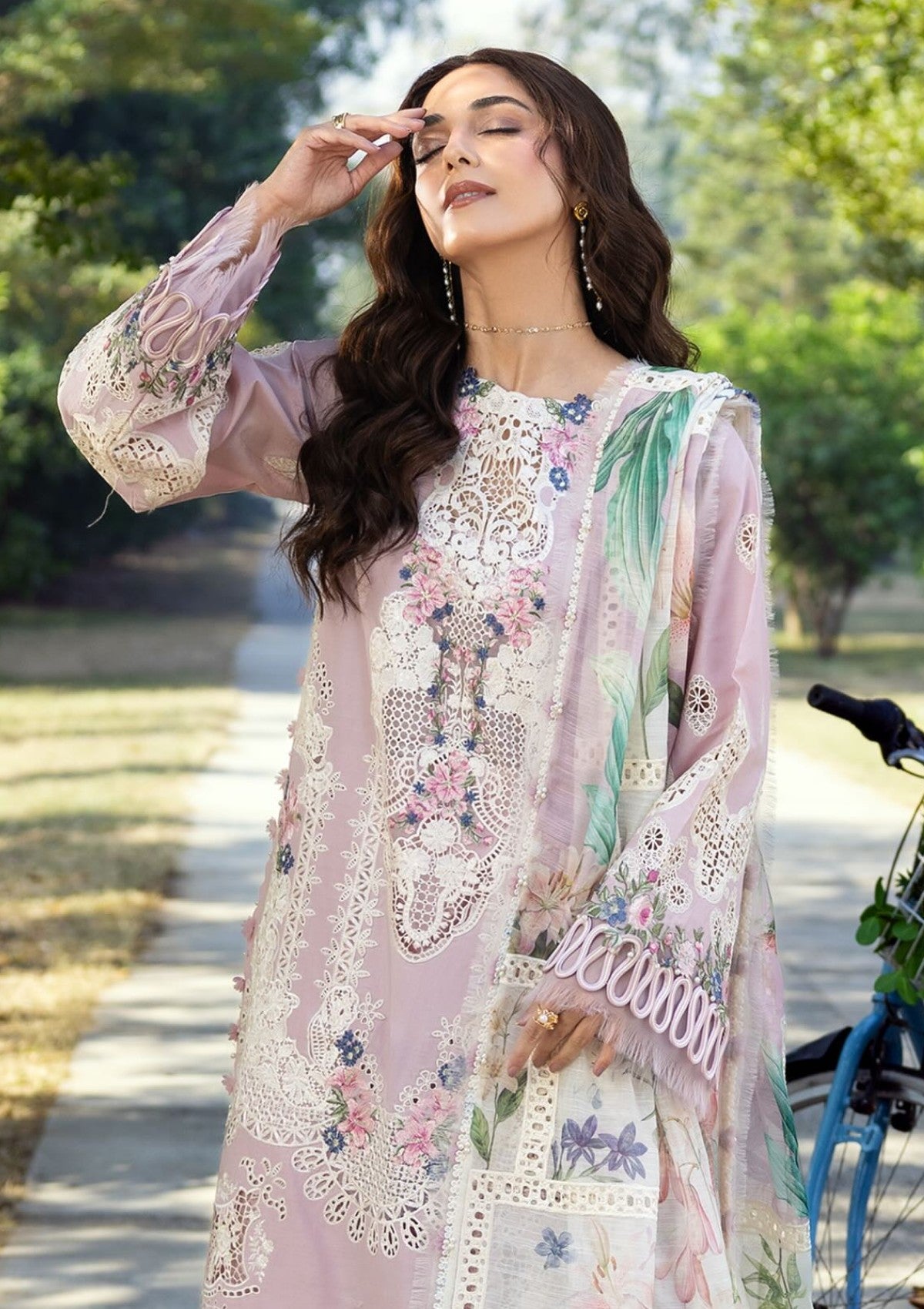 Elaf Premium Maison Pink Ely-01A Lawn Luxury 26 4 Elaf Premium Maison Pink Ely-01A Lawn Luxury 26 - Image 4