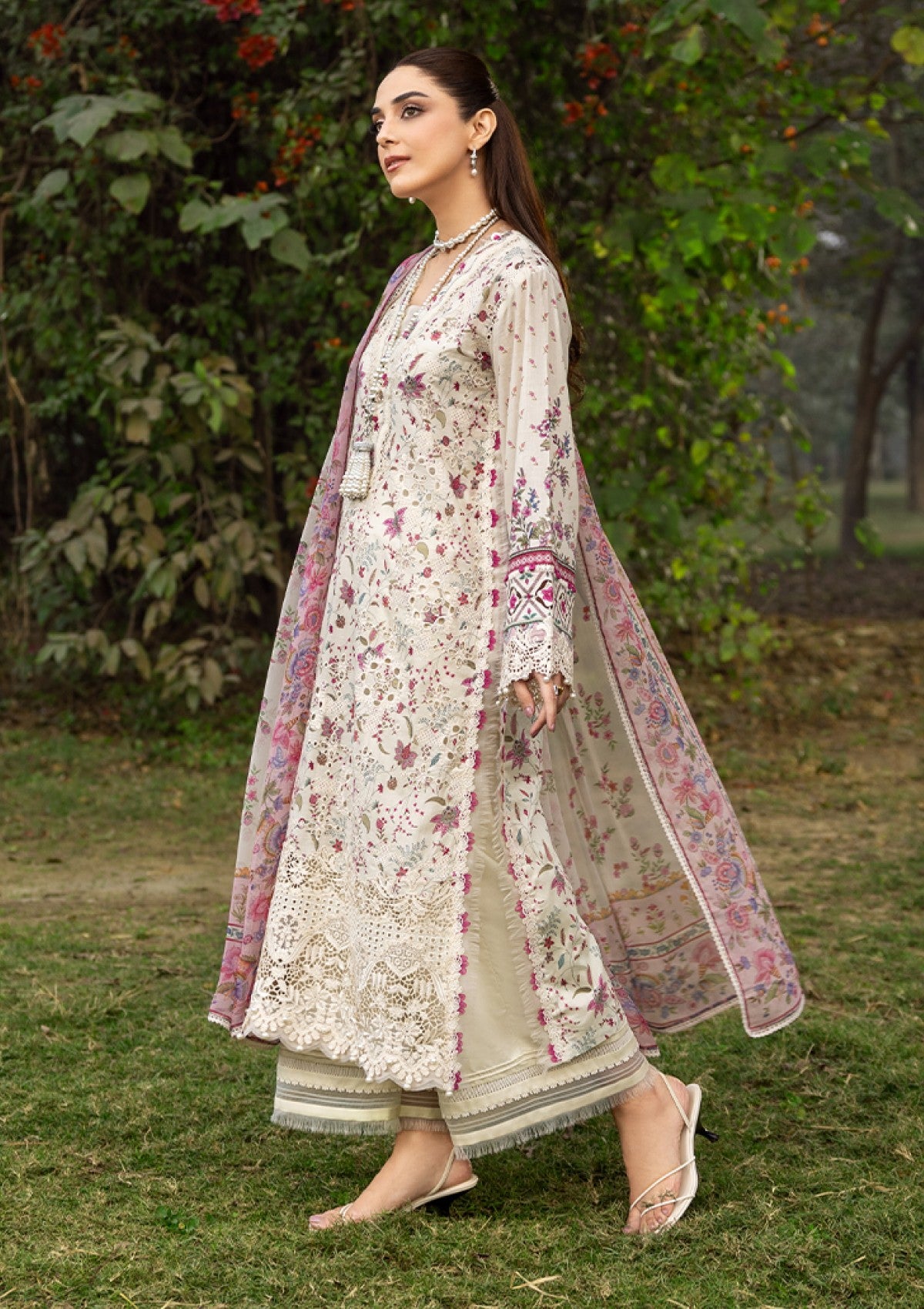 Elaf Premium Mehr Erc 5A Lawn Chikankari Prints 26 3 Elaf Premium Mehr Erc 5A Lawn Chikankari Prints 26 - Image 3