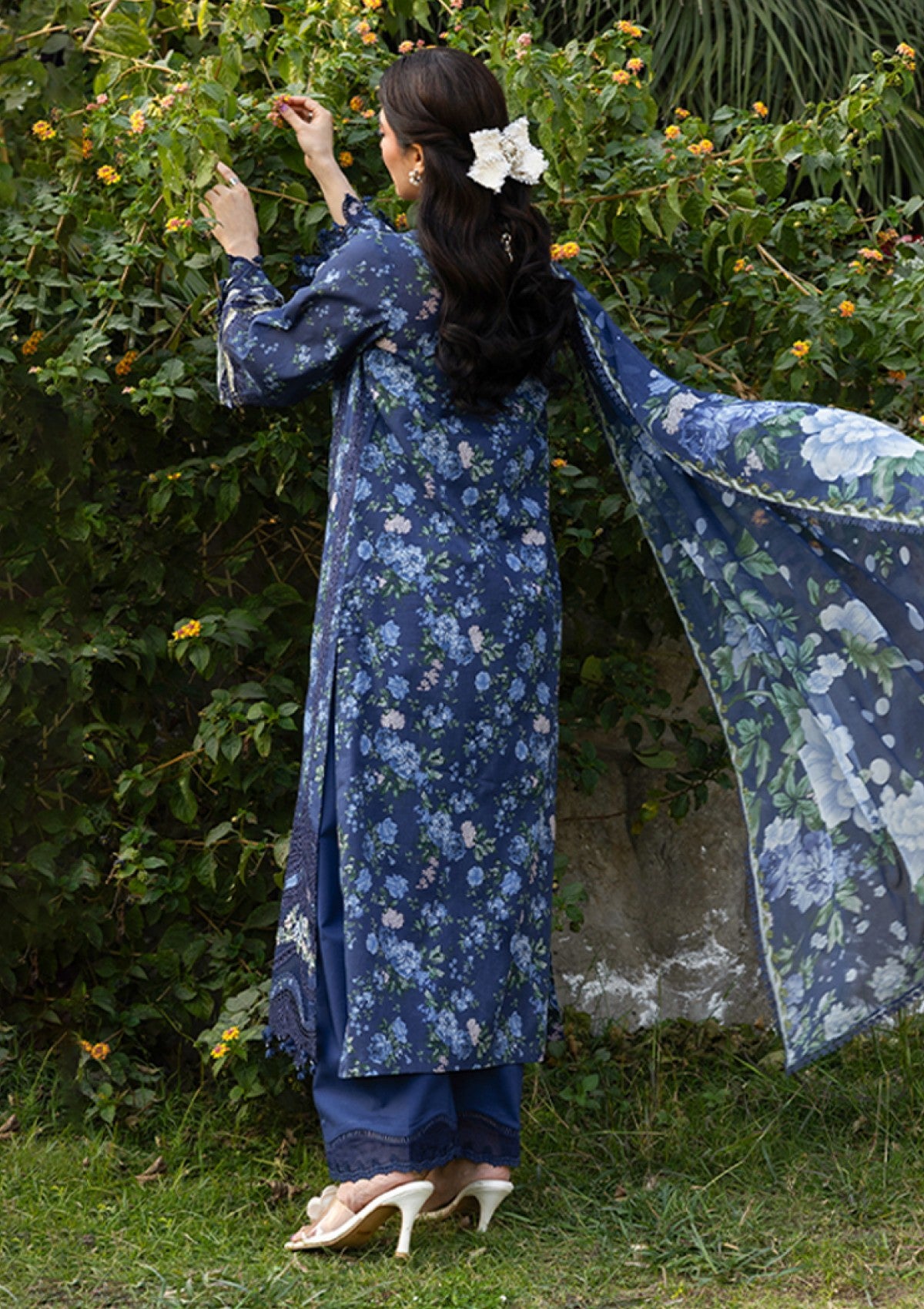 Elaf Premium Neel Erc 3B Lawn Chikankari Prints 26 2 Elaf Premium Neel Erc 3B Lawn Chikankari Prints 26 - Image 2