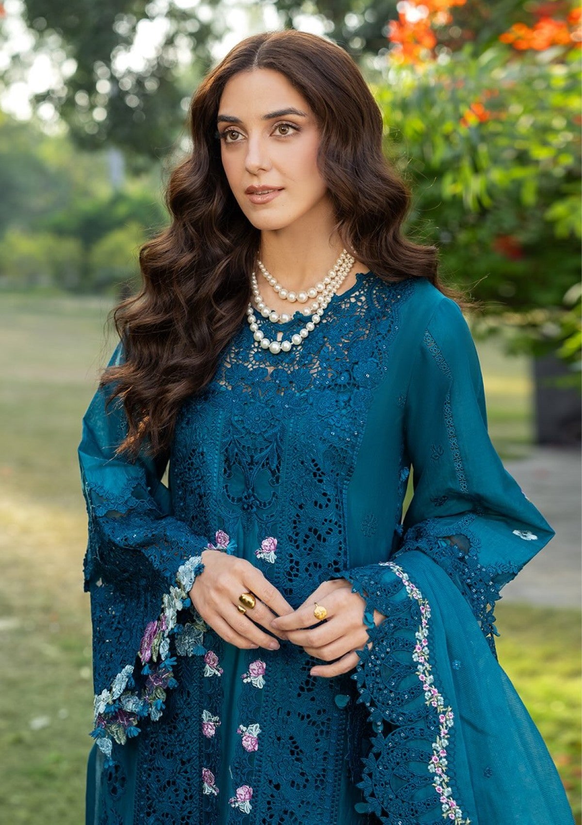 Elaf Premium Sapphire Ely-06 Lawn Luxury 26 4 Elaf Premium Sapphire Ely-06 Lawn Luxury 26 - Image 4