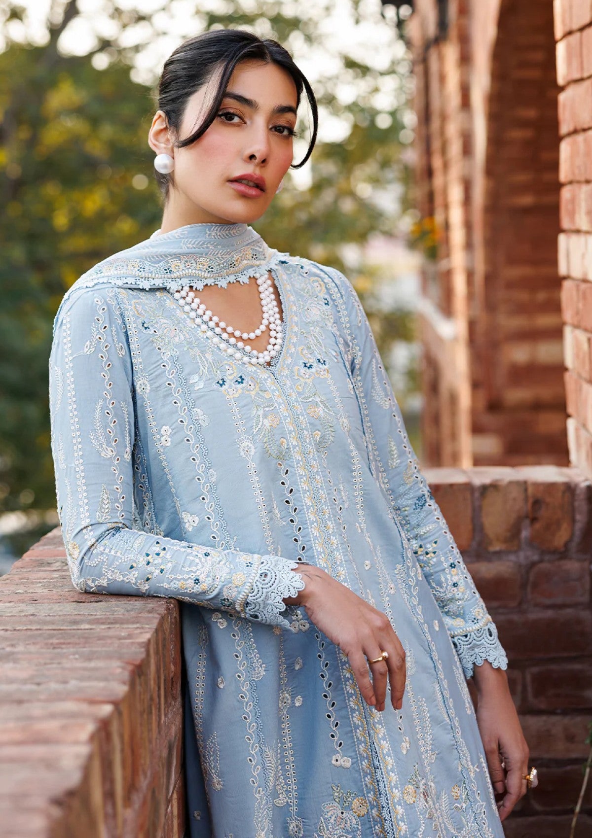 Emaan Adeel Blissful Dreams Lawn Mirabelle Festive 26 4 Emaan Adeel Blissful Dreams Lawn Mirabelle Festive 26 - Image 4