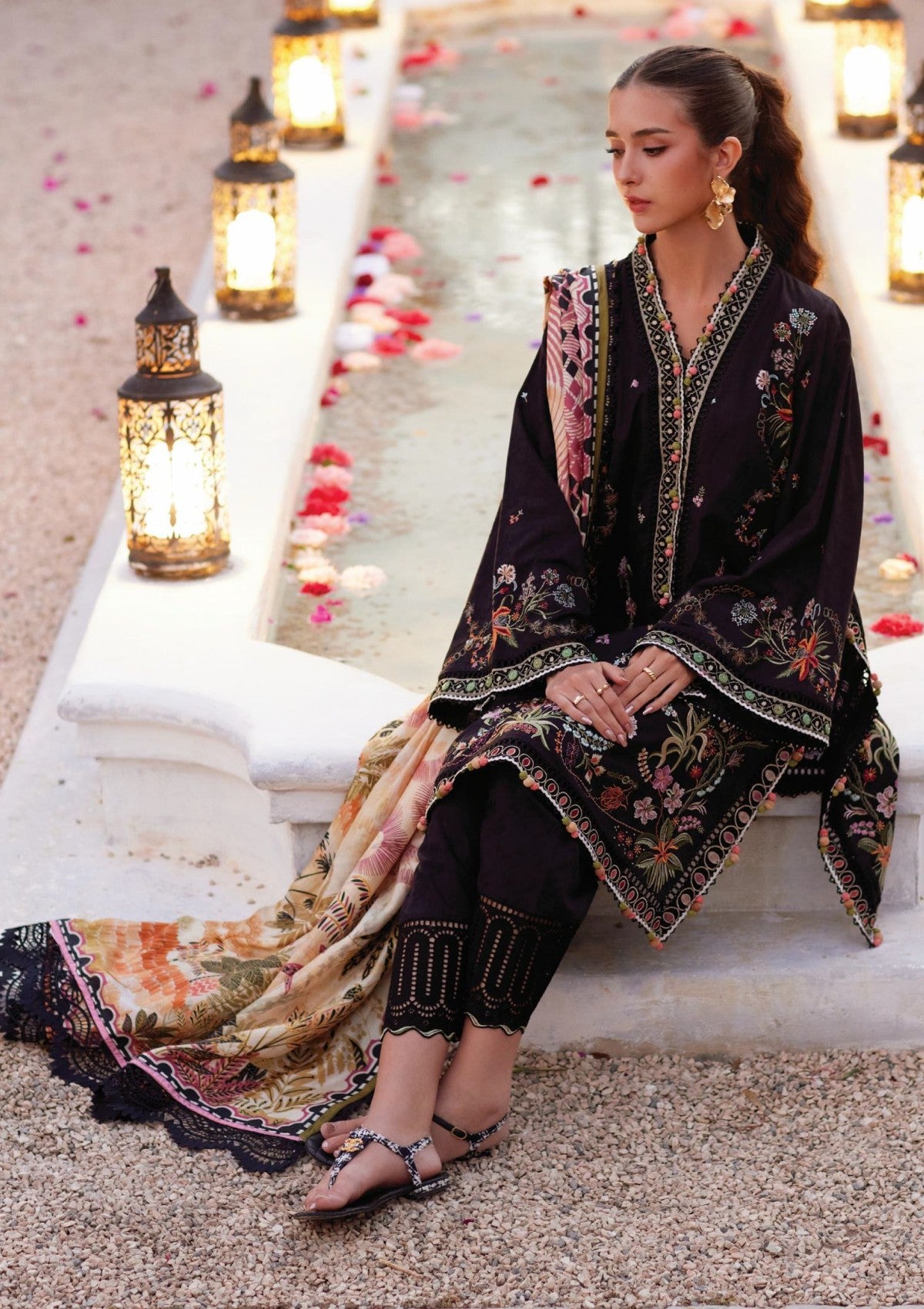 Farah Talib Aziz Blanca Black Fta-03 Lawn Luxury Unstitched 26 3 Farah Talib Aziz Blanca Black Fta-03 Lawn Luxury Unstitched 26 - Image 3