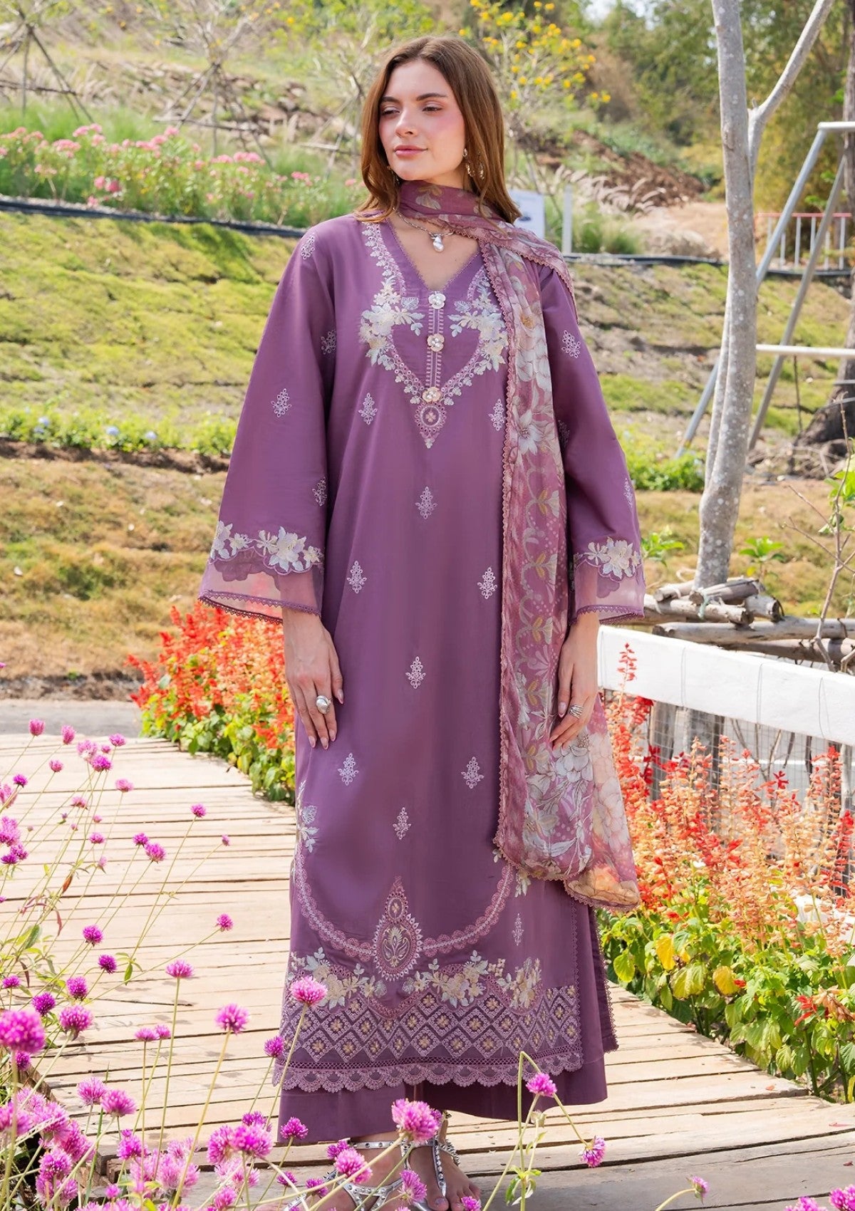 Garnet Clothing Morvena Summer Sierra 26 2 Garnet Clothing Morvena Summer Sierra 26 - Image 2