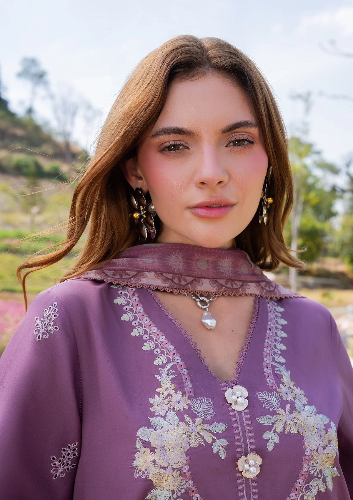 Garnet Clothing Morvena Summer Sierra 26 4 Garnet Clothing Morvena Summer Sierra 26 - Image 4