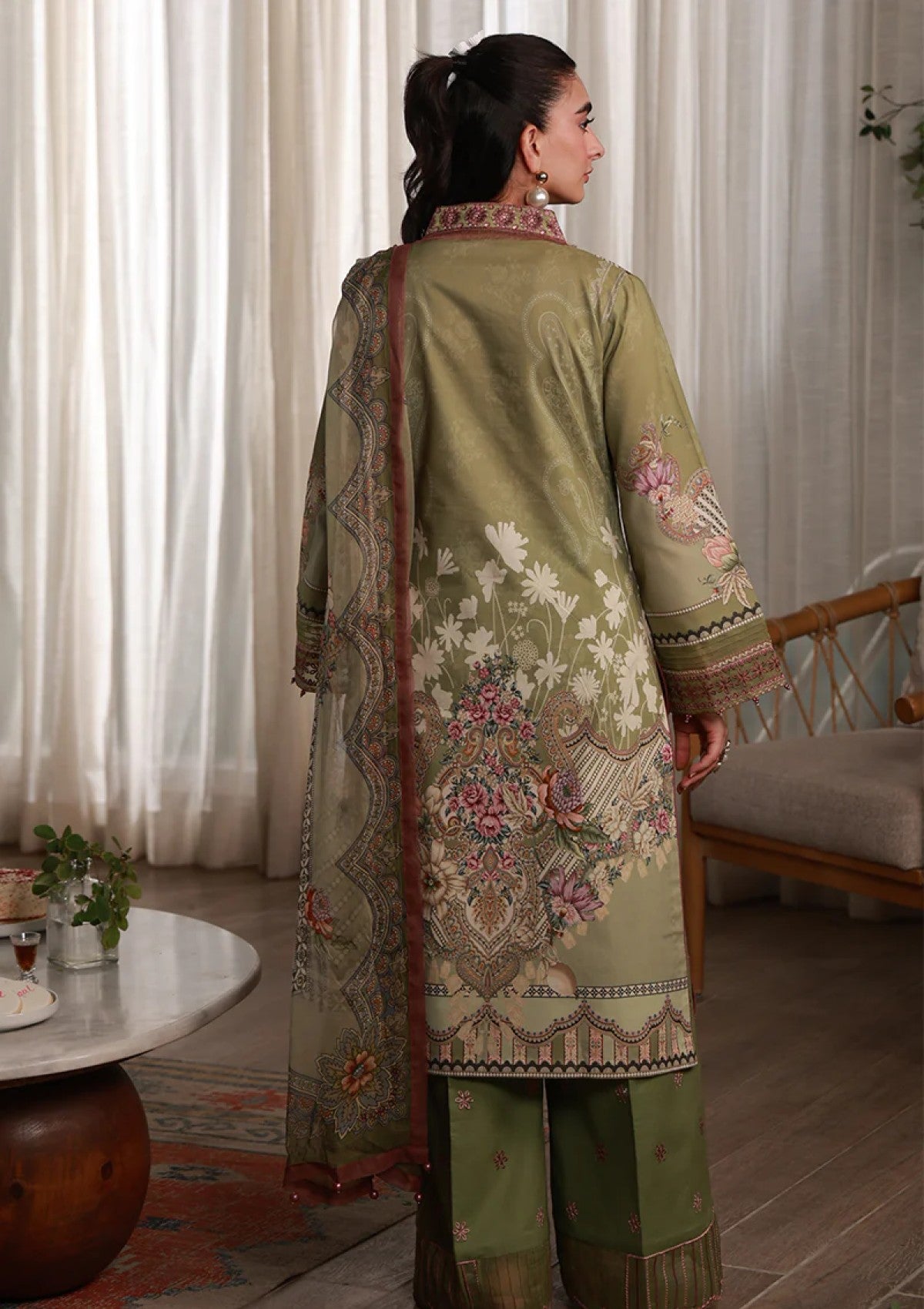 Gulaal Alma D-12 Lawn Delia Unstitched 26 2 Gulaal Alma D-12 Lawn Delia Unstitched 26 - Image 2