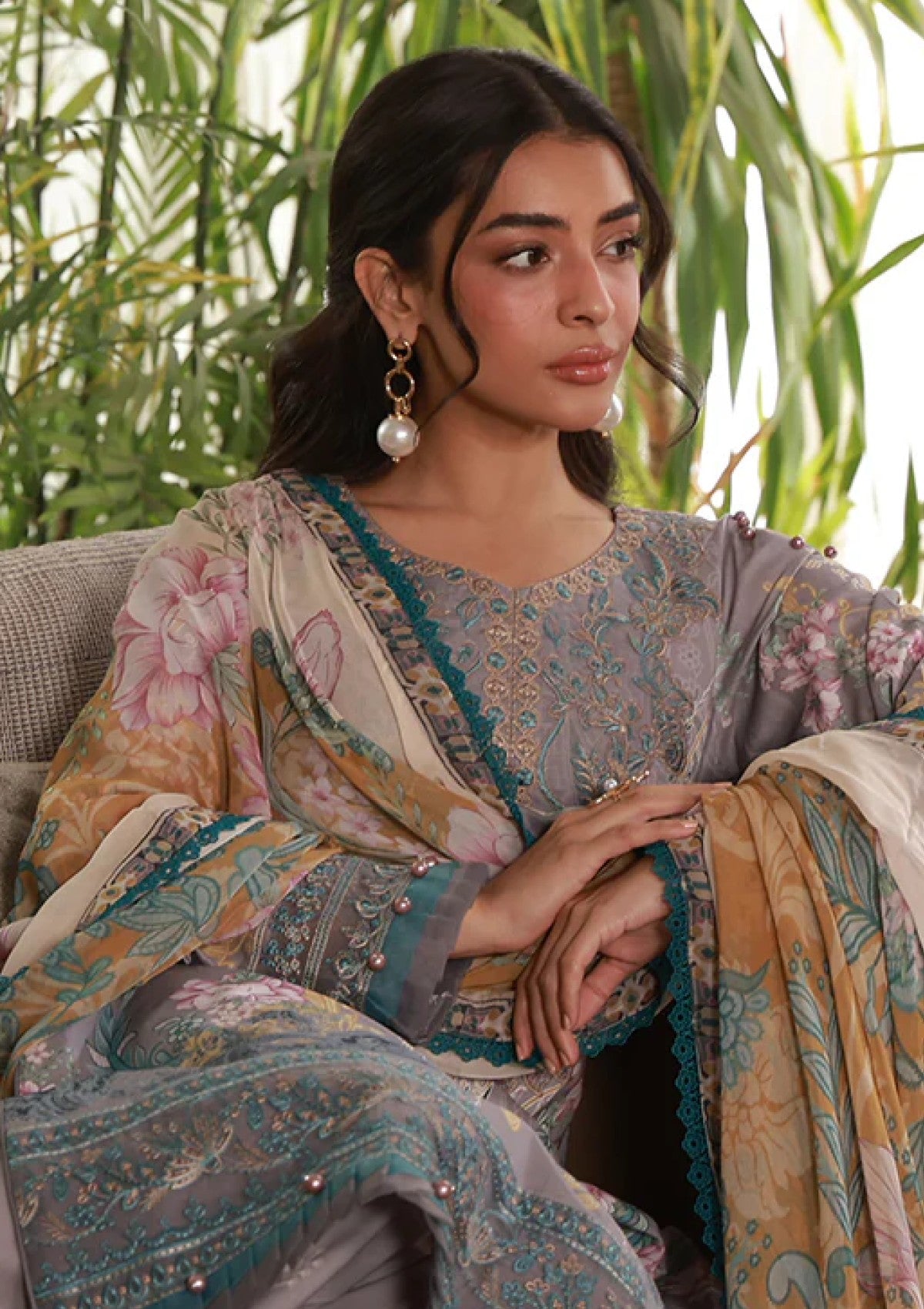 Gulaal Orra D-02 Lawn Delia Unstitched 26 4 Gulaal Orra D-02 Lawn Delia Unstitched 26 - Image 4