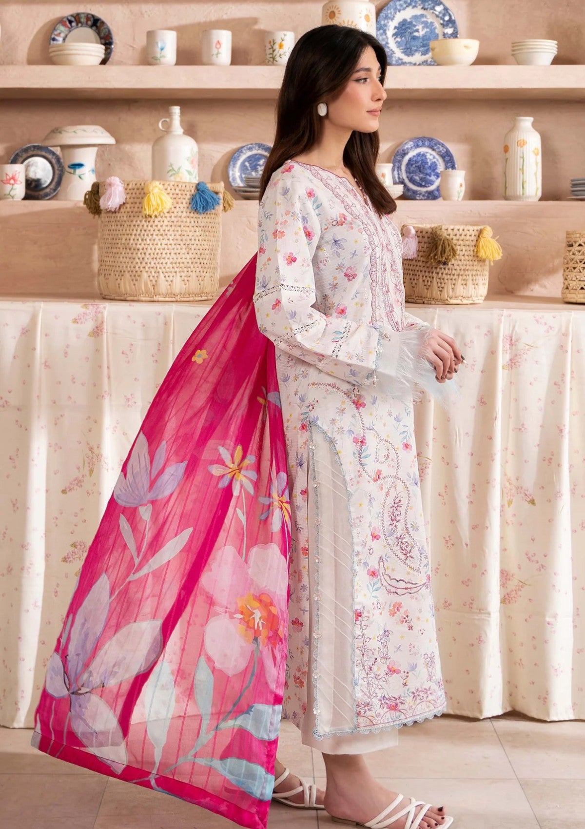 Humdum D-03 Lawn Kanwal 26 3 Humdum D-03 Lawn Kanwal 26 - Image 3