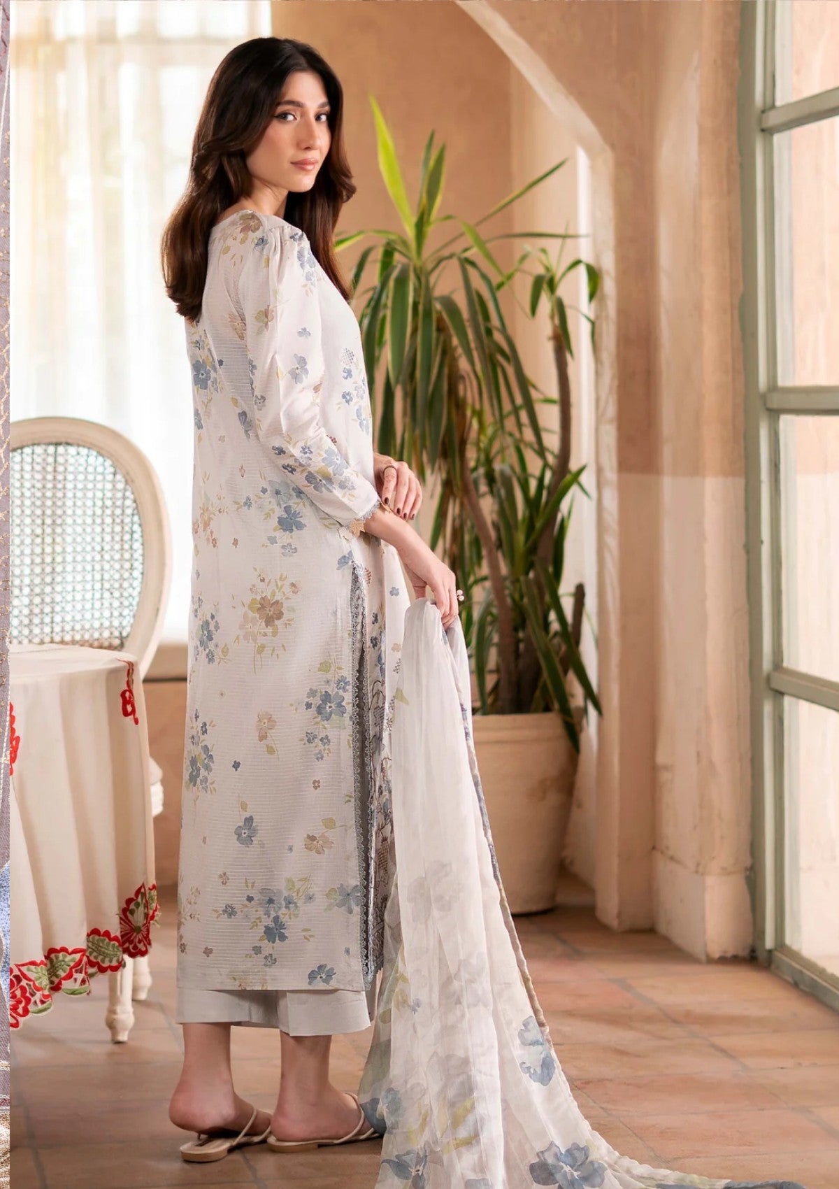 Humdum D-08 Lawn Kanwal 26 2 Humdum D-08 Lawn Kanwal 26 - Image 2