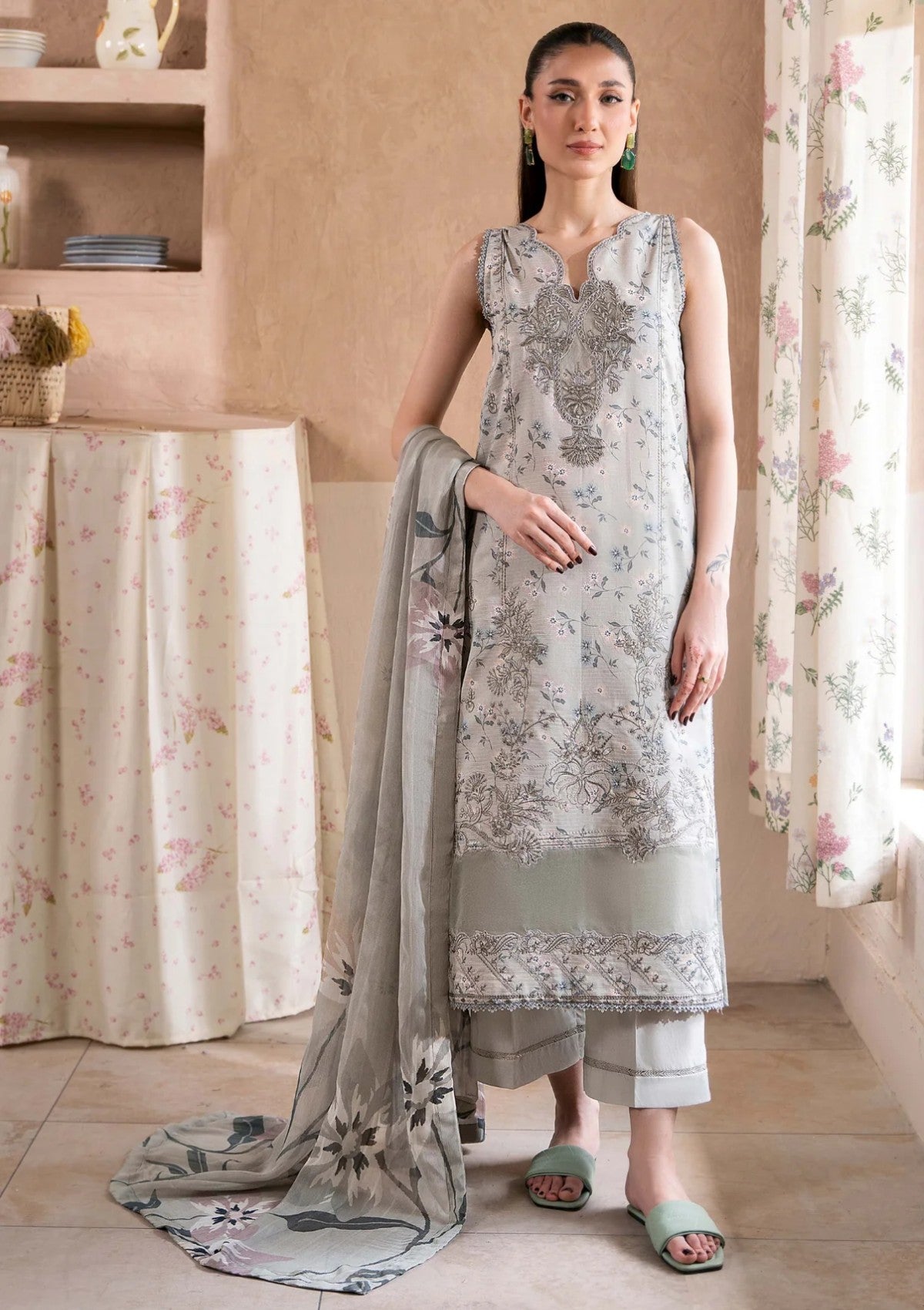 Humdum D-10 Lawn Kanwal 26 1 Humdum D-10 Lawn