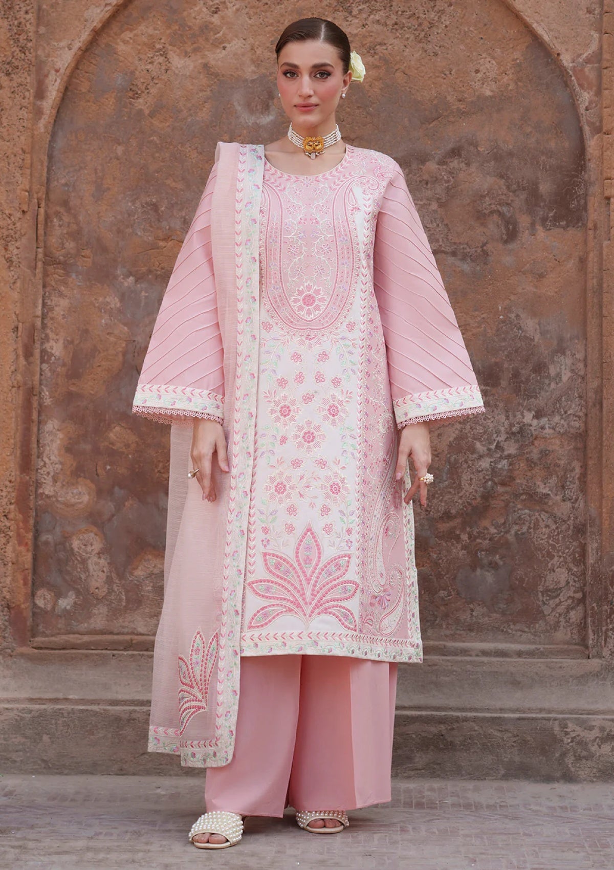 Mahnur Nilofer Luxury Nl 01 Lawn Collection 2026 1 Mahnur Nilofer Luxury Nl 01 Lawn Collection 2026