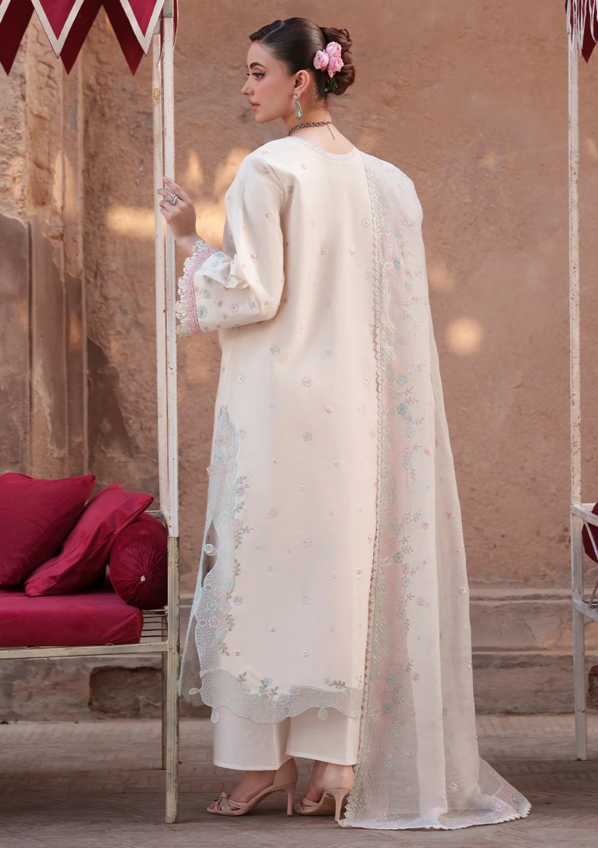 Mahnur Nilofer Luxury Nl 02 Lawn Collection 2026 2 Mahnur Nilofer Luxury Nl 02 Lawn Collection 2026 - Image 2
