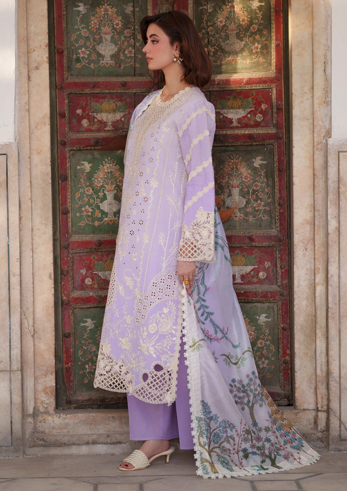 Mahnur Nilofer Luxury Nl 05 Lawn Collection 2026 3 Mahnur Nilofer Luxury Nl 05 Lawn Collection 2026 - Image 3