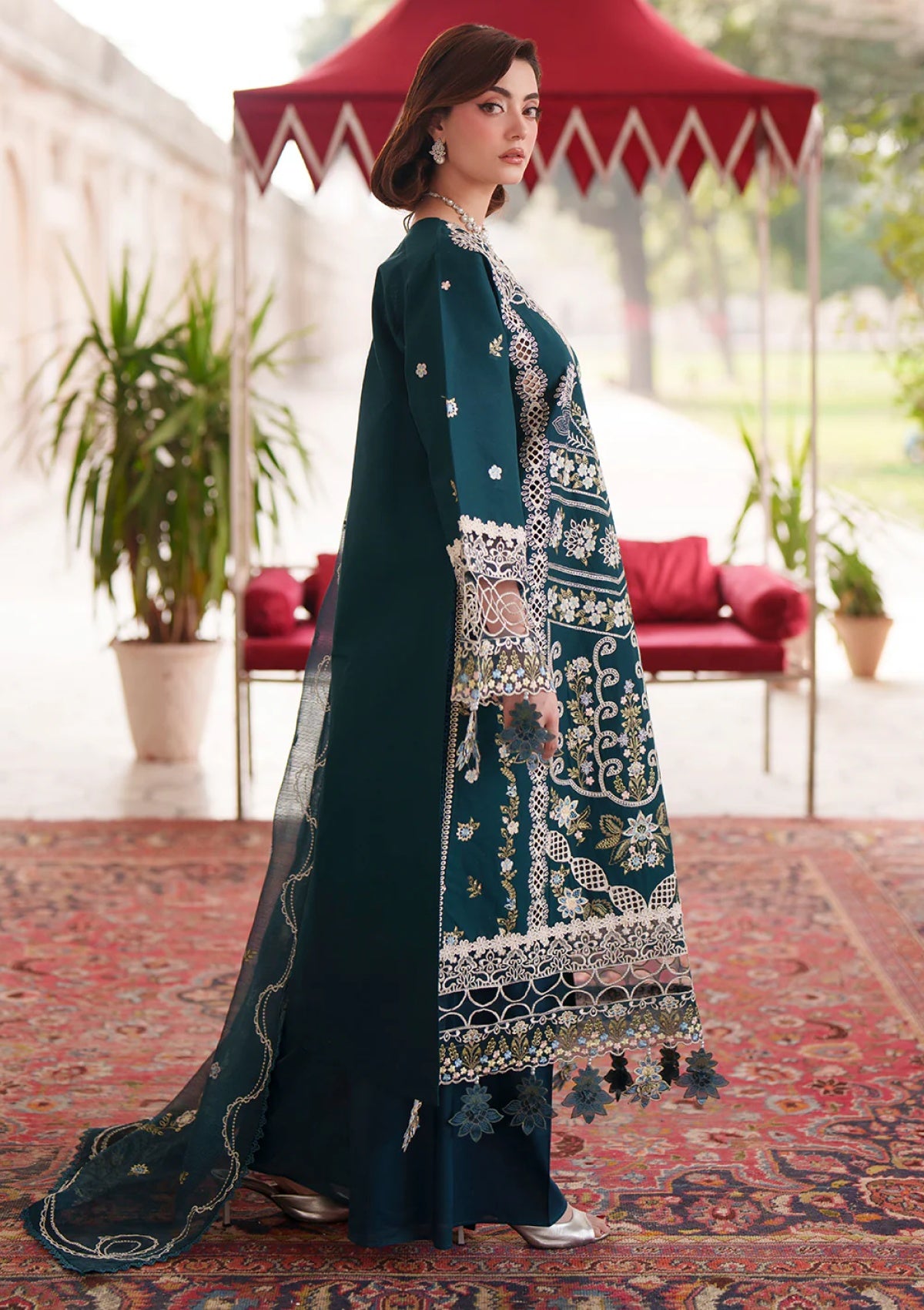 Mahnur Nilofer Luxury Nl 13 Lawn Collection 2026 2 Mahnur Nilofer Luxury Nl 13 Lawn Collection 2026 - Image 2