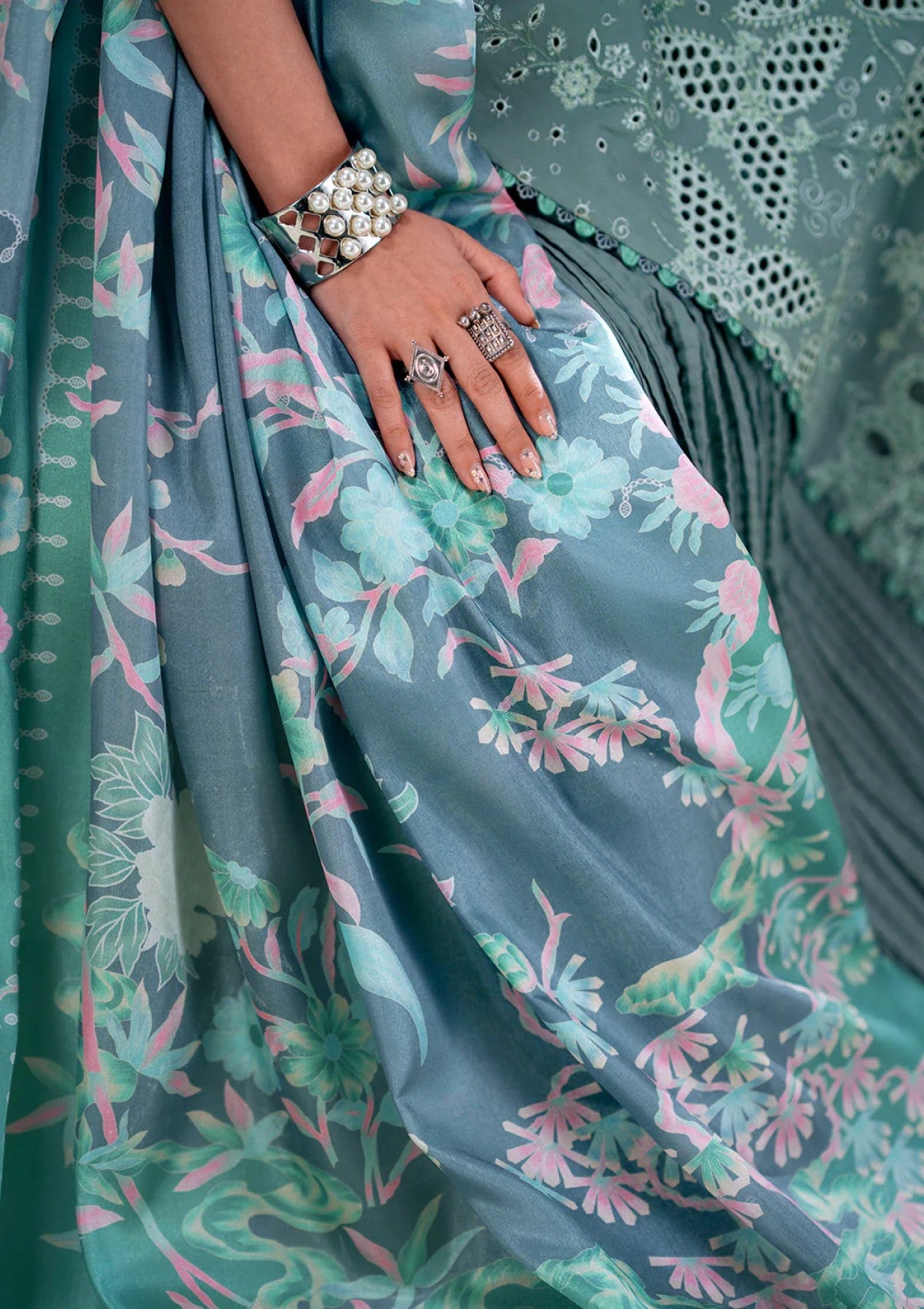 Bin Ilyas Amour Luxury Lawn D 181A 4 Bin Ilyas Amour Luxury Lawn D 181A