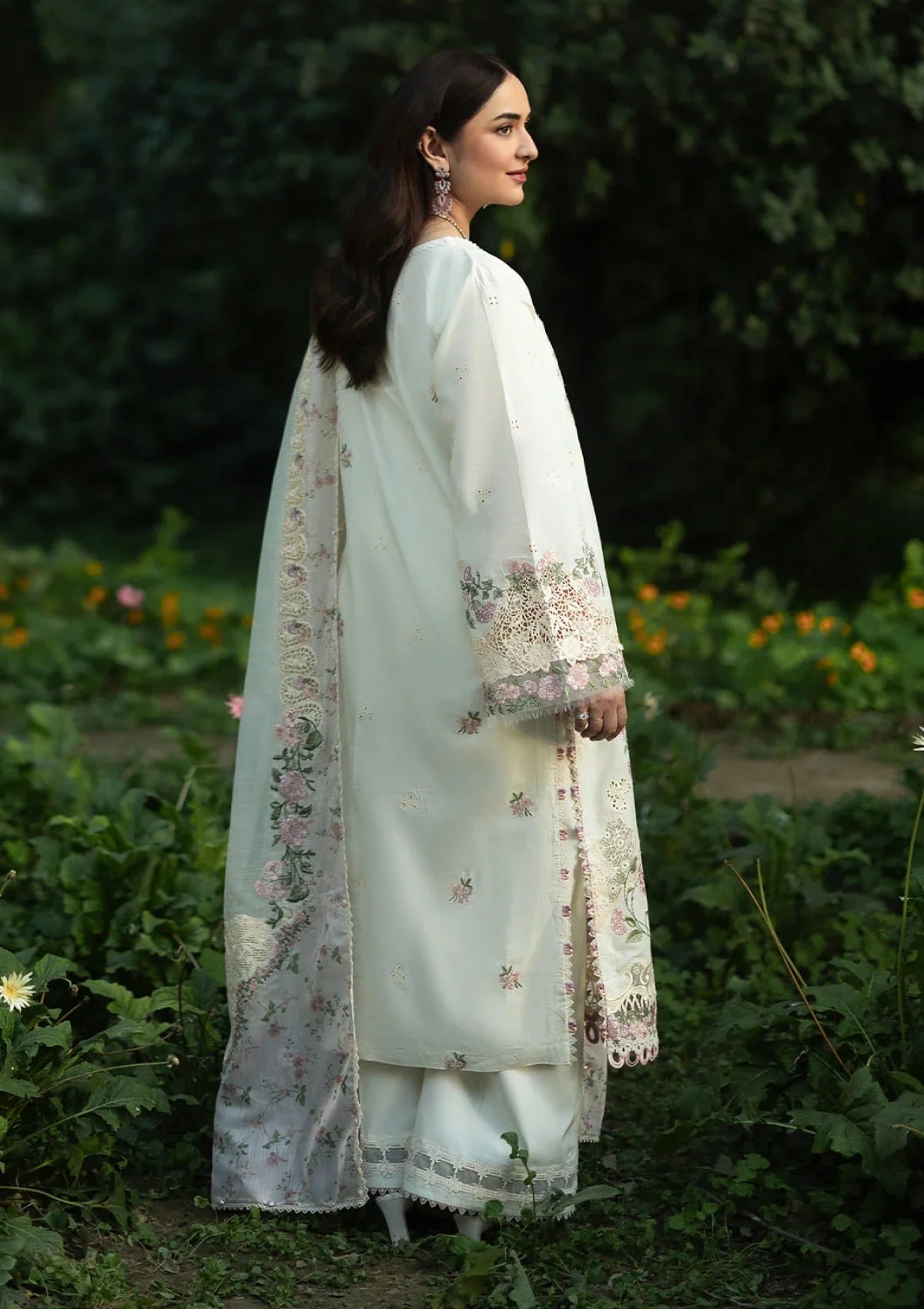 Elaf Premium Luxury Lawn Vol 2 Elq 07B 2 Elaf Premium Luxury Lawn Vol 2 Elq 07B