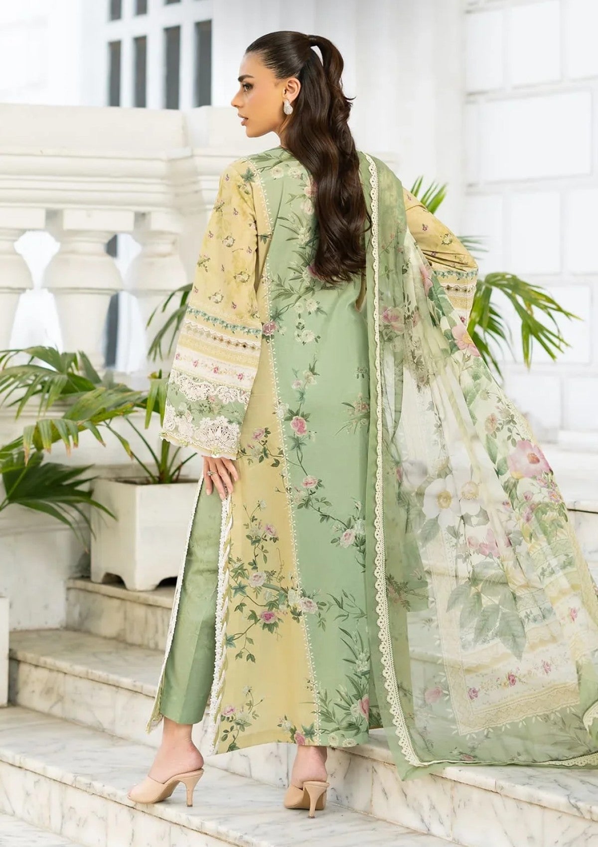Elaf Premium Signature Embroidered Lawn Vol Ii Esg 01A 2 Elaf Premium Signature Embroidered Lawn Vol Ii Esg 01A
