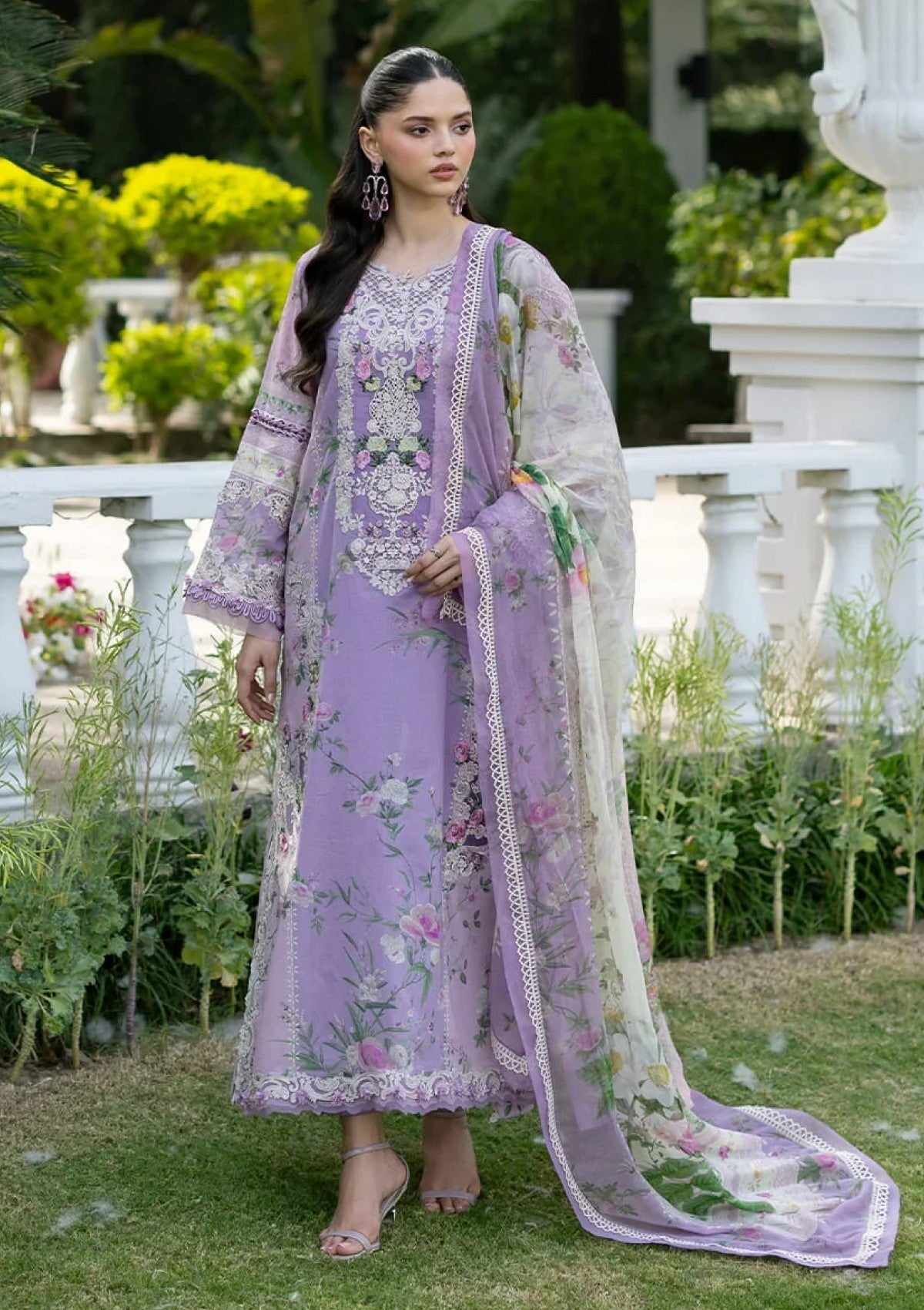 Elaf Premium Signature Embroidered Lawn Vol Ii Esg 01B 2 Elaf Premium Signature Embroidered Lawn Vol Ii Esg 01B