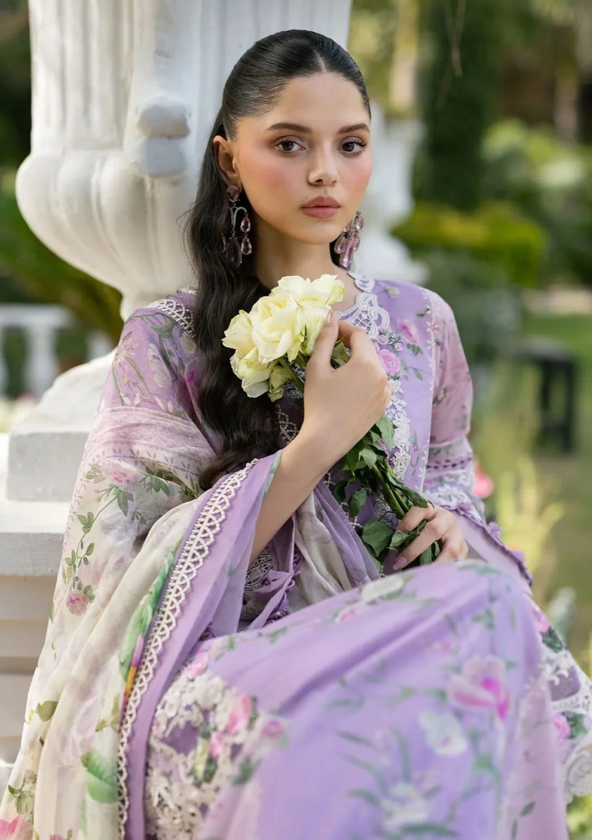 Elaf Premium Signature Embroidered Lawn Vol Ii Esg 01B 3 Elaf Premium Signature Embroidered Lawn Vol Ii Esg 01B
