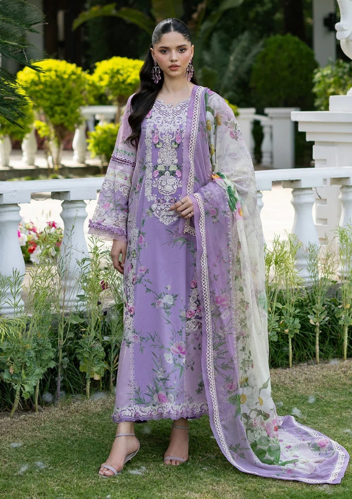 Elaf Premium Signature Embroidered Lawn Vol Ii Esg 01B 1 Elaf Premium Signature Embroidered Lawn Vol Ii Esg 01B