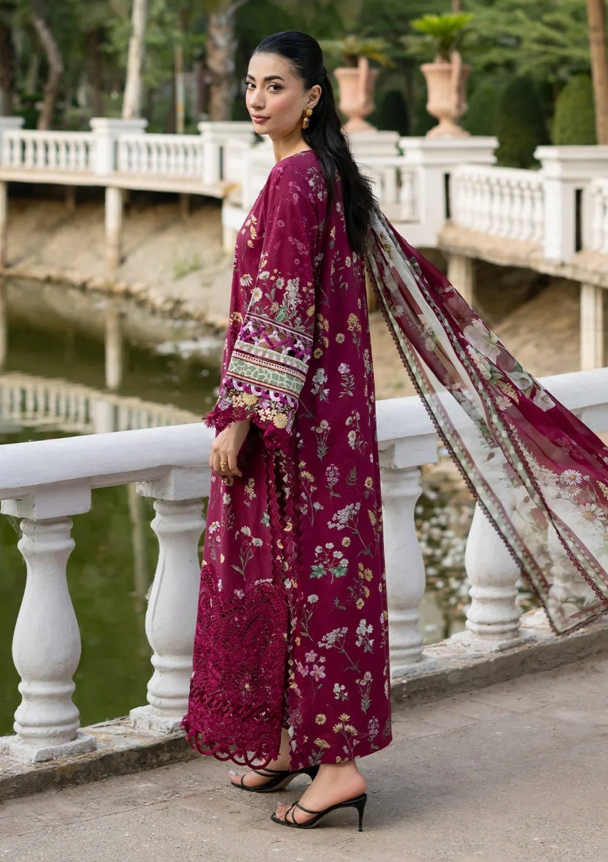 Elaf Premium Signature Embroidered Lawn Vol Ii Esg 02A 2 Elaf Premium Signature Embroidered Lawn Vol Ii Esg 02A