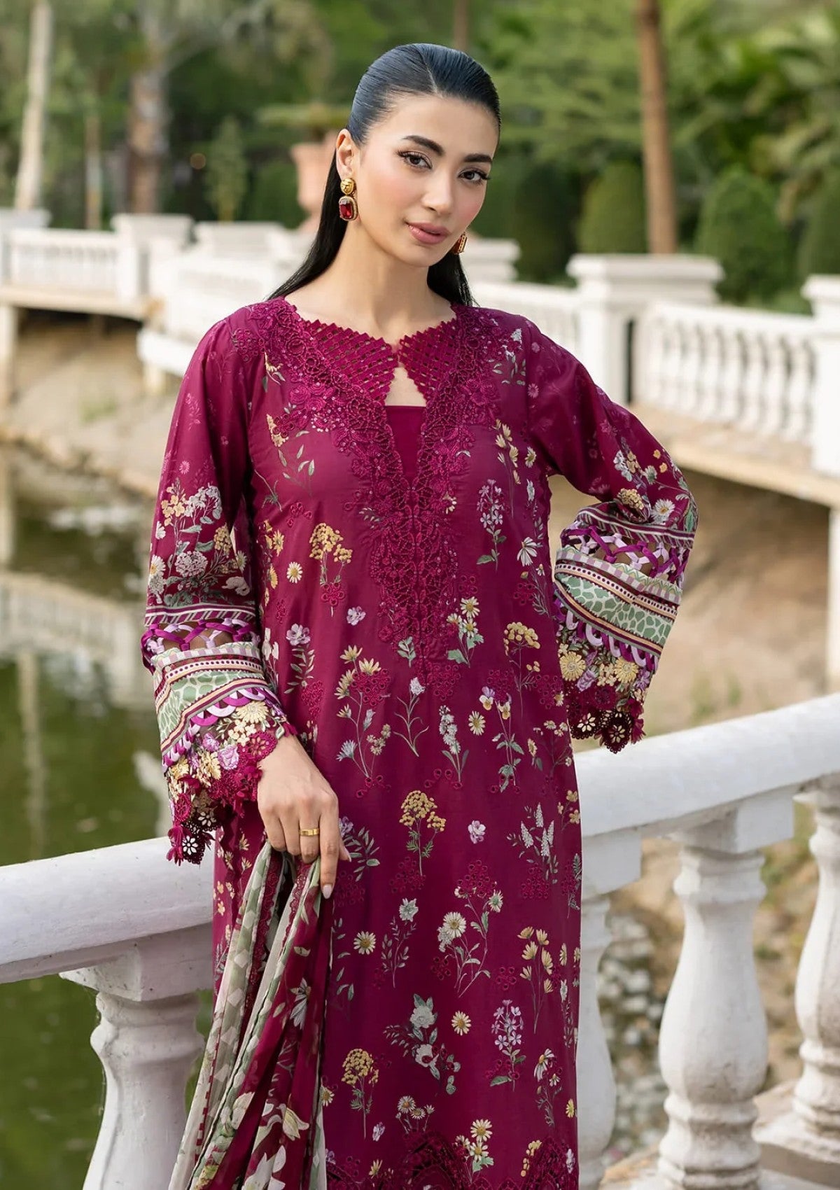 Elaf Premium Signature Embroidered Lawn Vol Ii Esg 02A 3 Elaf Premium Signature Embroidered Lawn Vol Ii Esg 02A