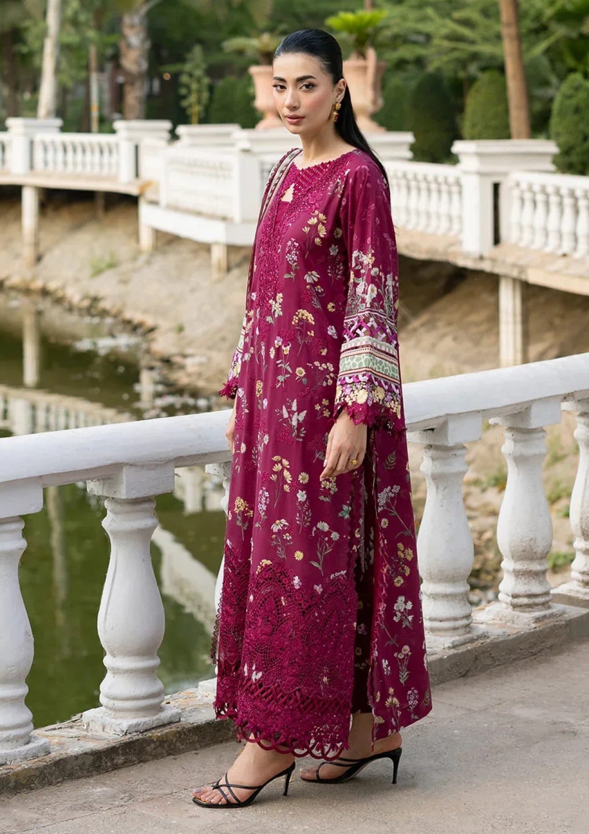 Elaf Premium Signature Embroidered Lawn Vol Ii Esg 02A 4 Elaf Premium Signature Embroidered Lawn Vol Ii Esg 02A