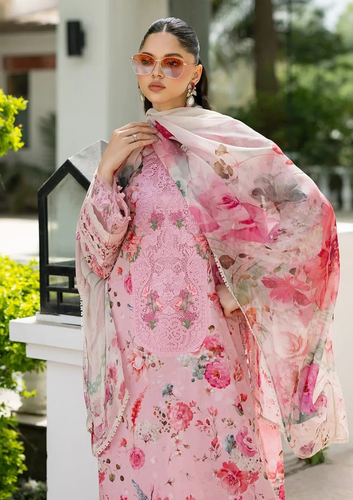Elaf Premium Signature Embroidered Lawn Vol Ii Esg 04B 3 Elaf Premium Signature Embroidered Lawn Vol Ii Esg 04B